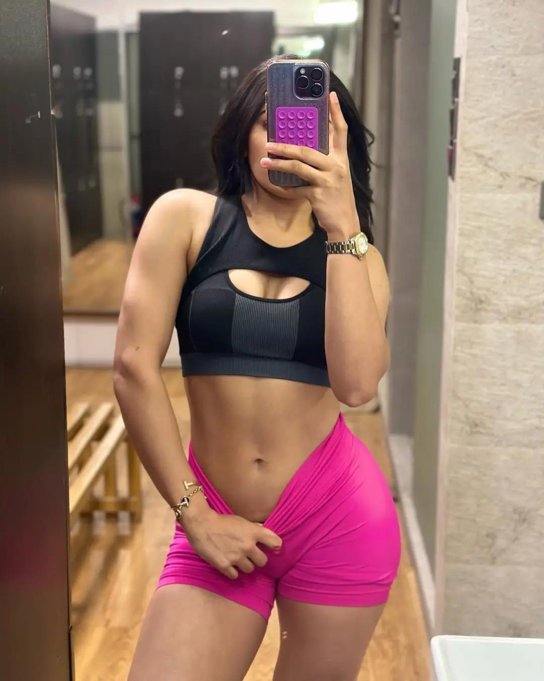 @esmita_esrat0