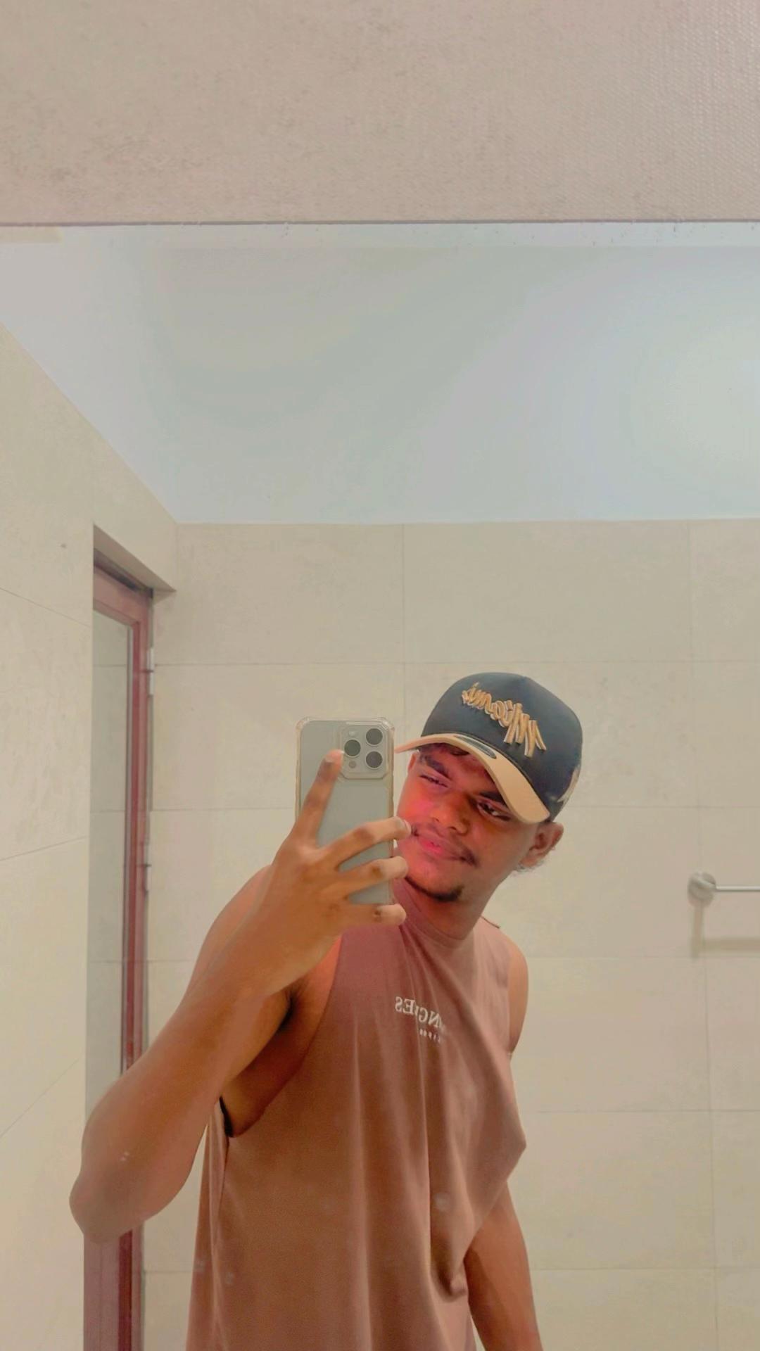 @pAzZI_⭐️!