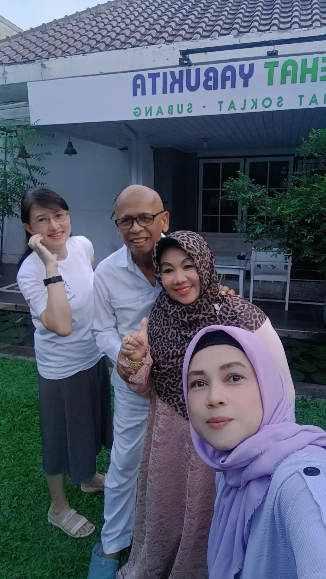 @Mom Ghani