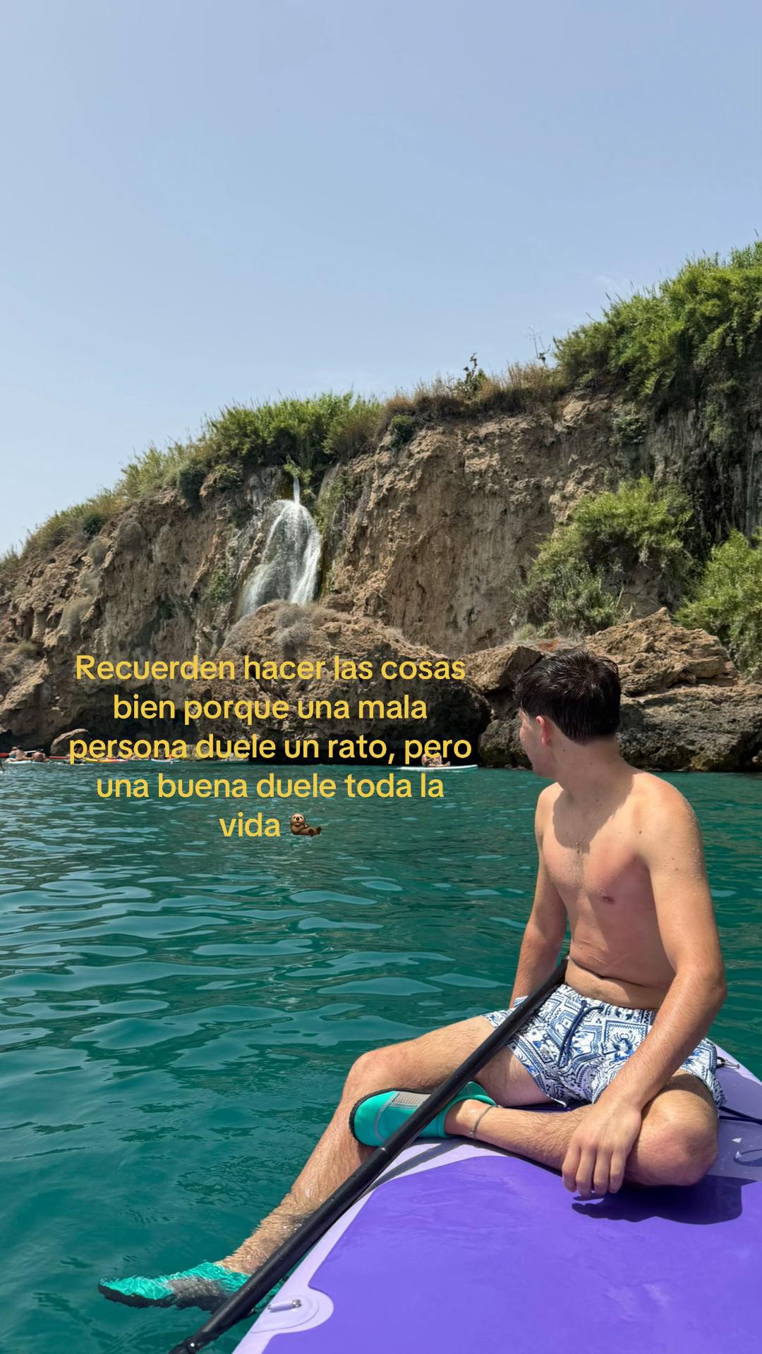 @🦦