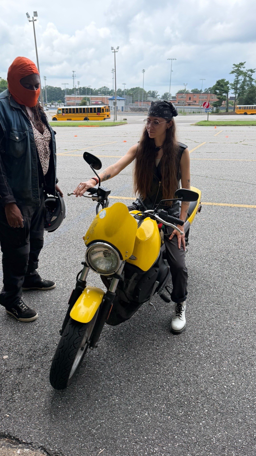 @ca⛓️en