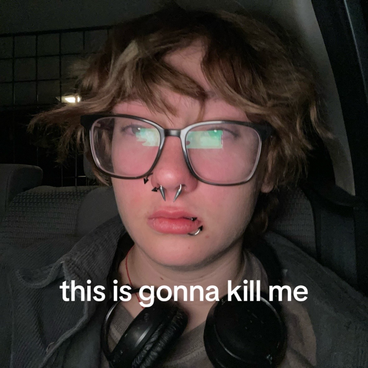 @armless.cum.circle