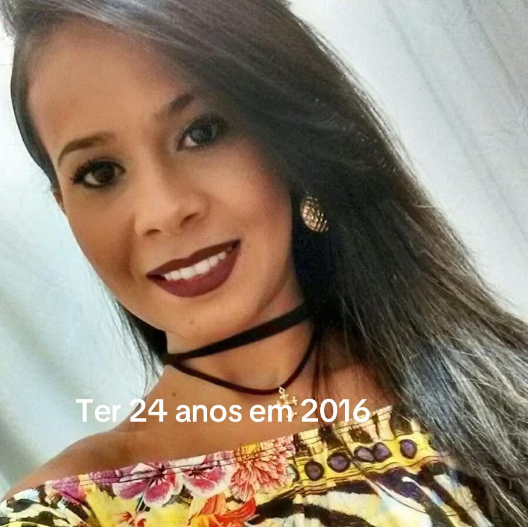 @T&aacute;lita Gomide