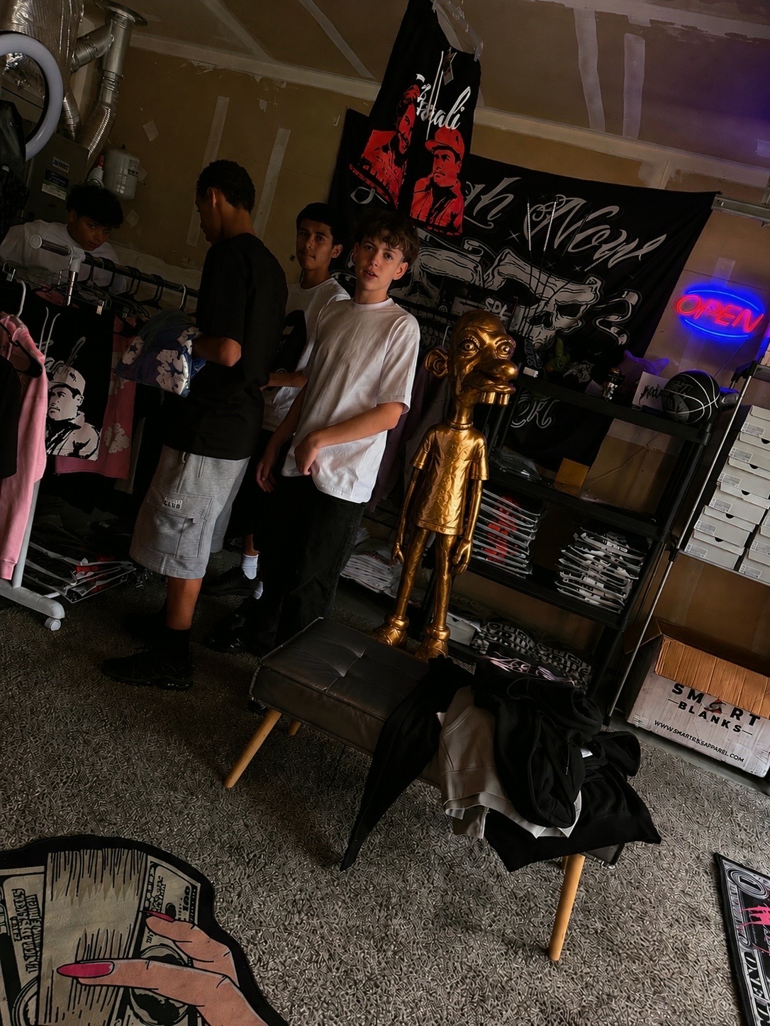 @THE PLUG 🔌
