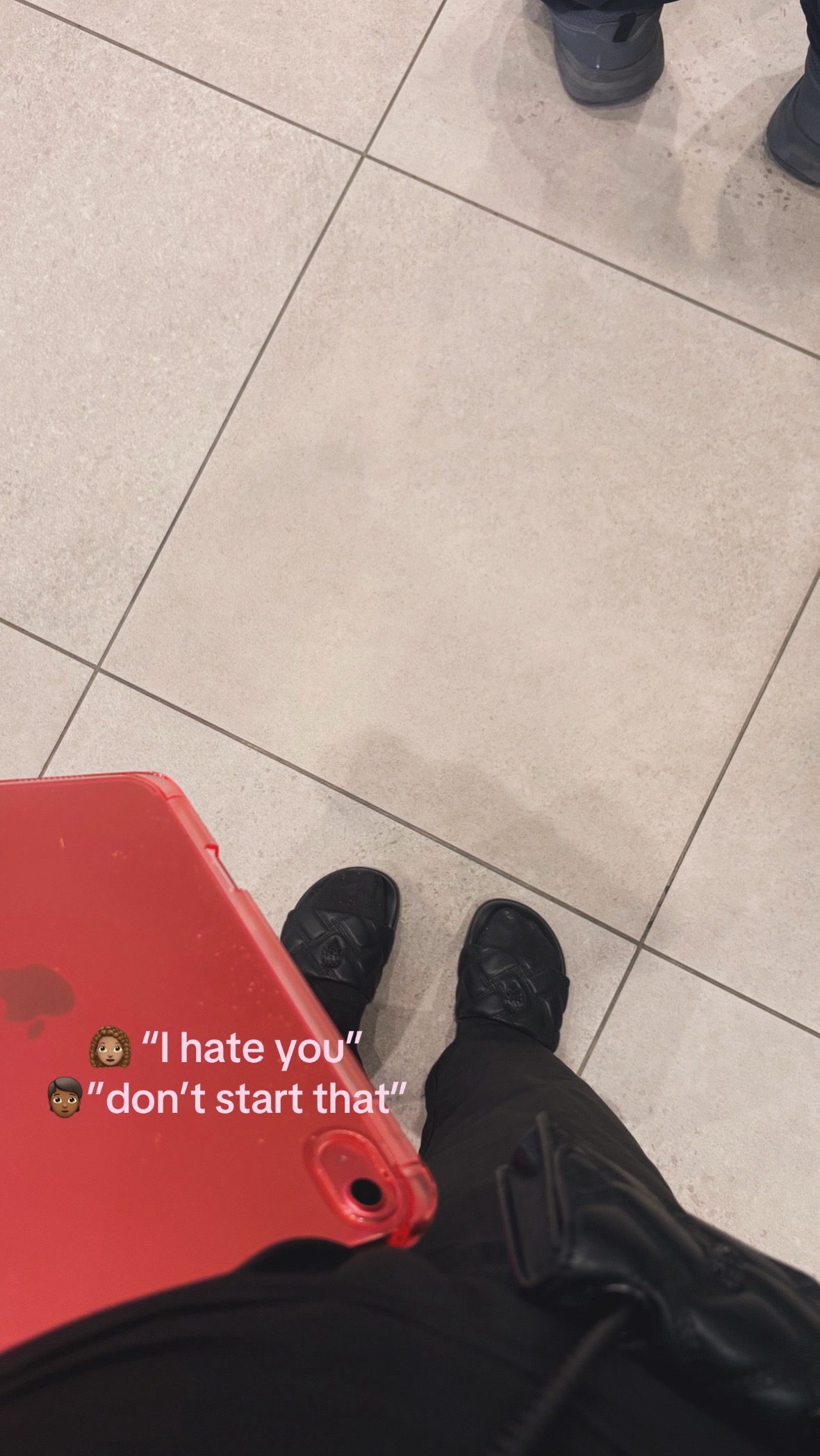 @⃟