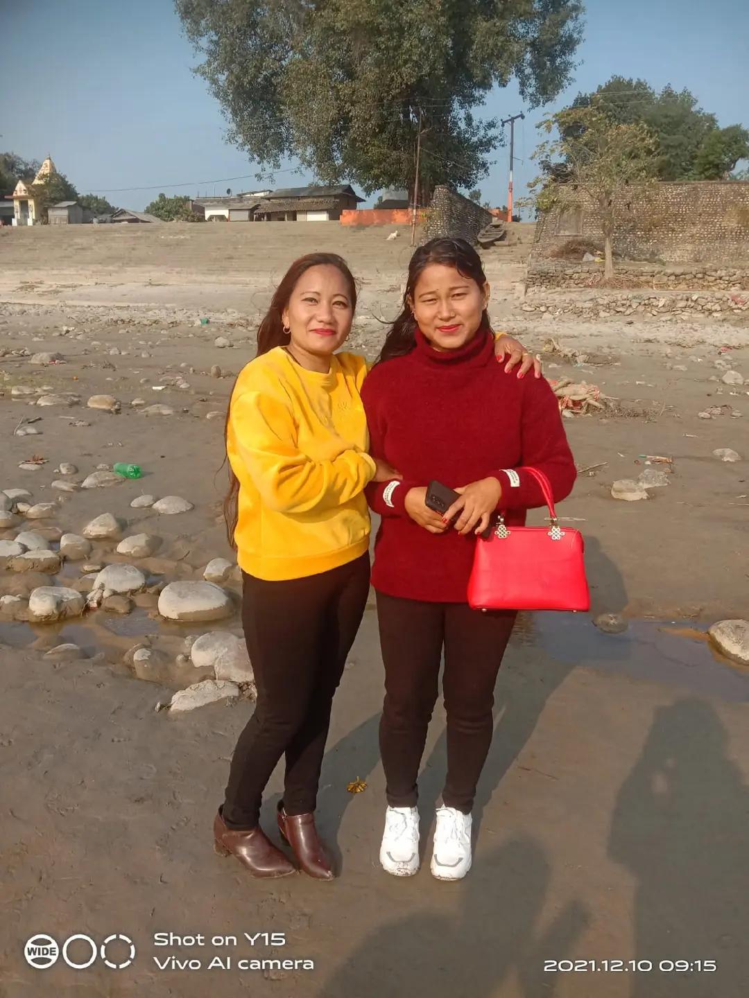 @ishika_thapa(•‿•)