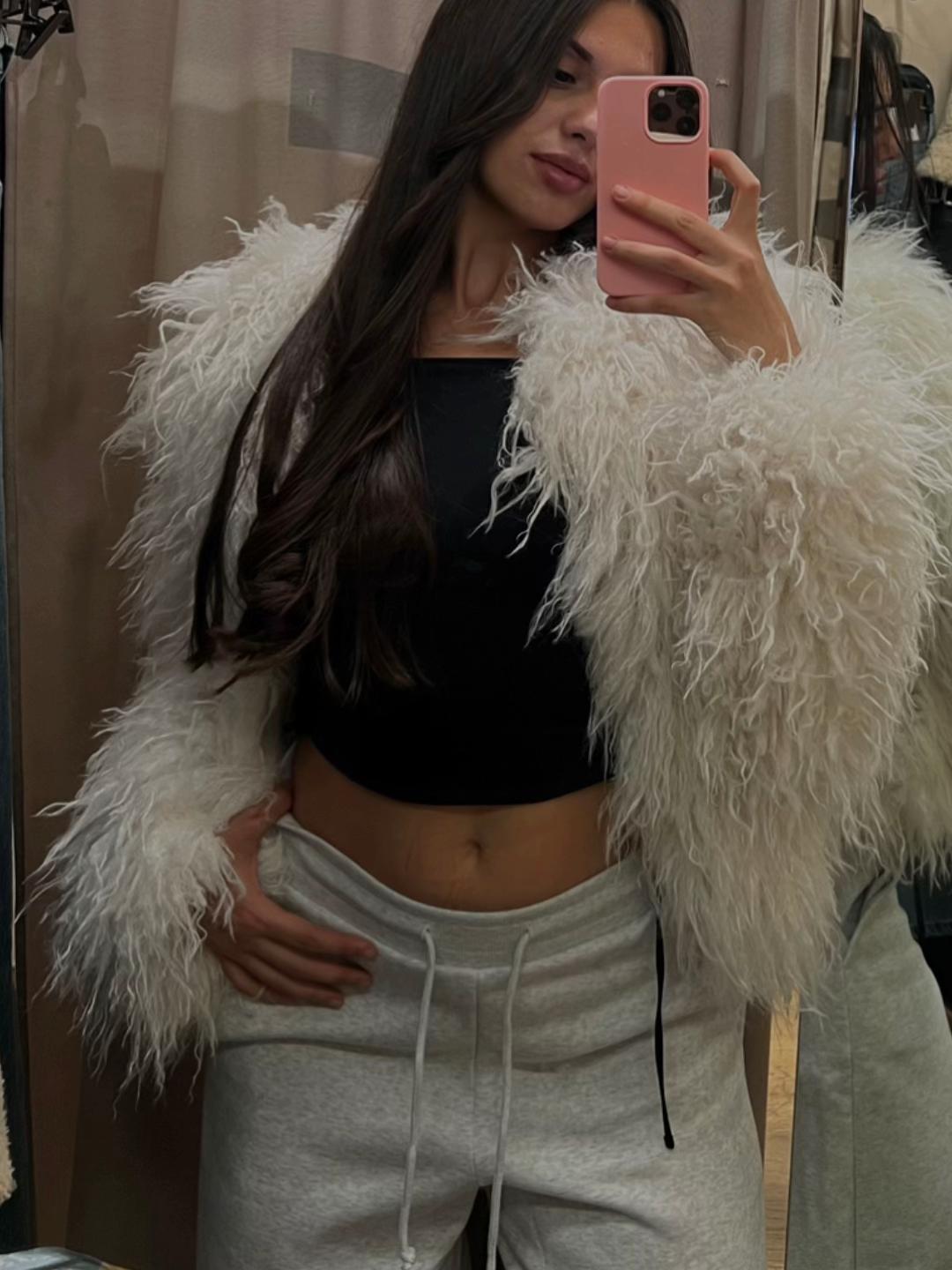 @Alba Quiñones