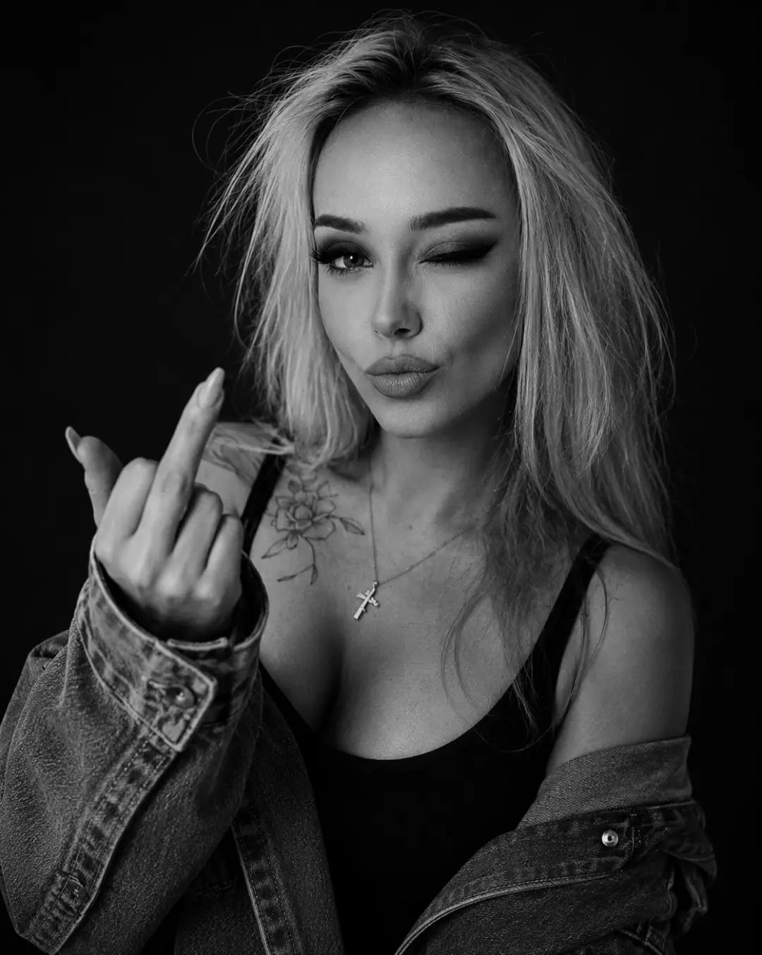 @Michelle 🖤