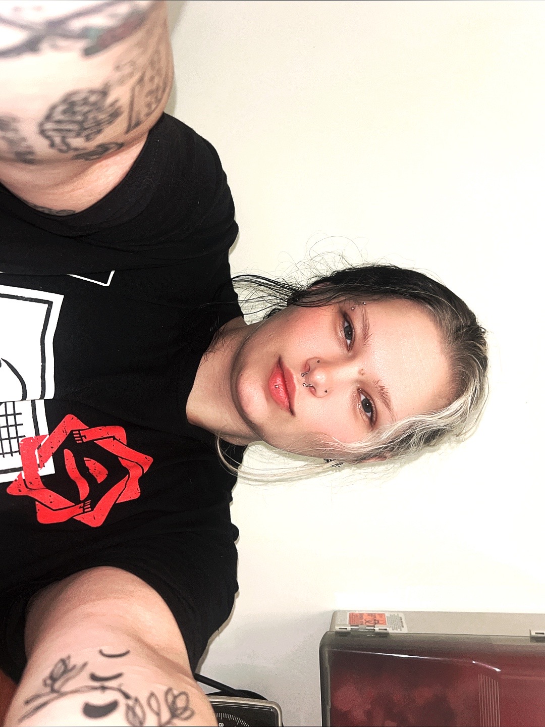 @Liv