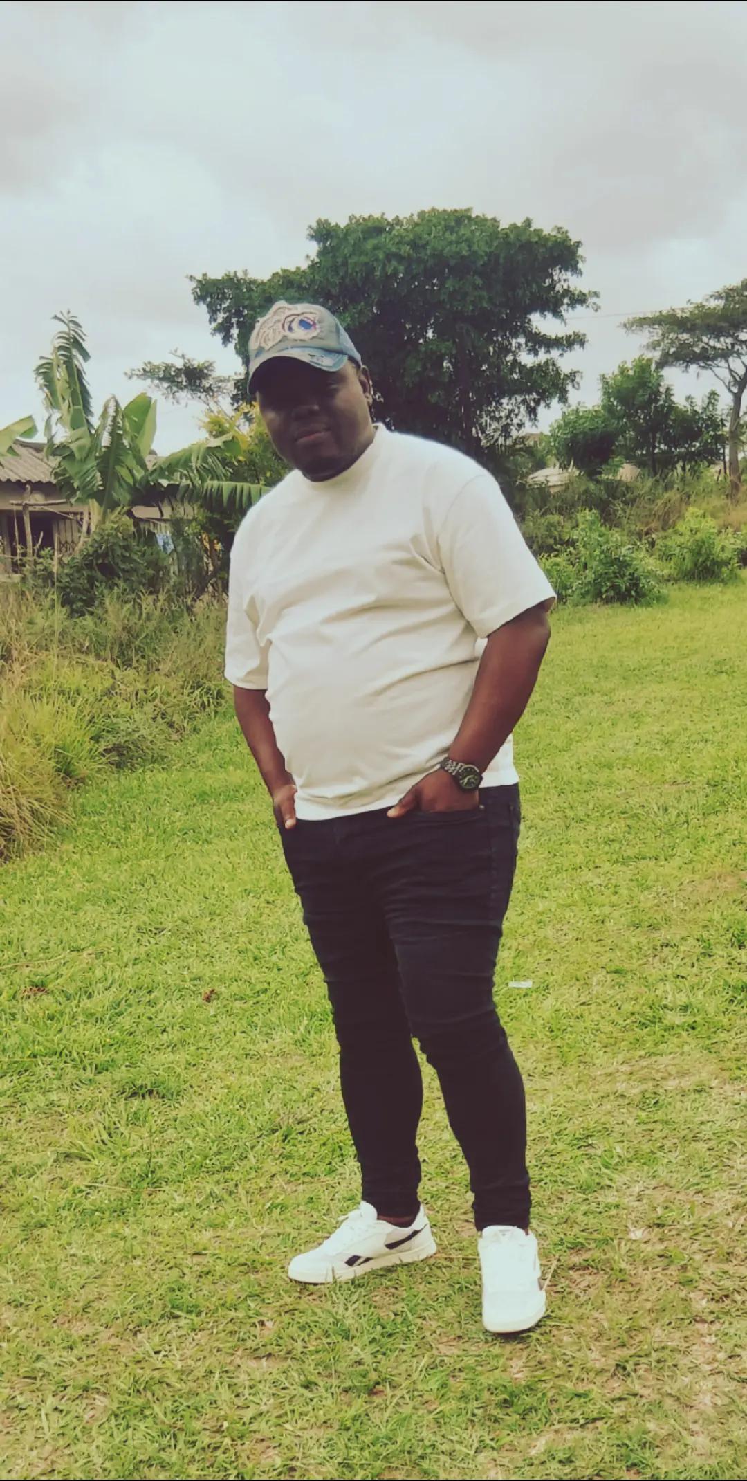 @Vee👑The👑King