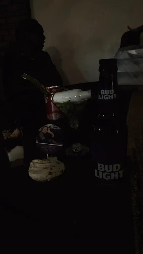 @MANNGUM BELLLLLAWRENCE