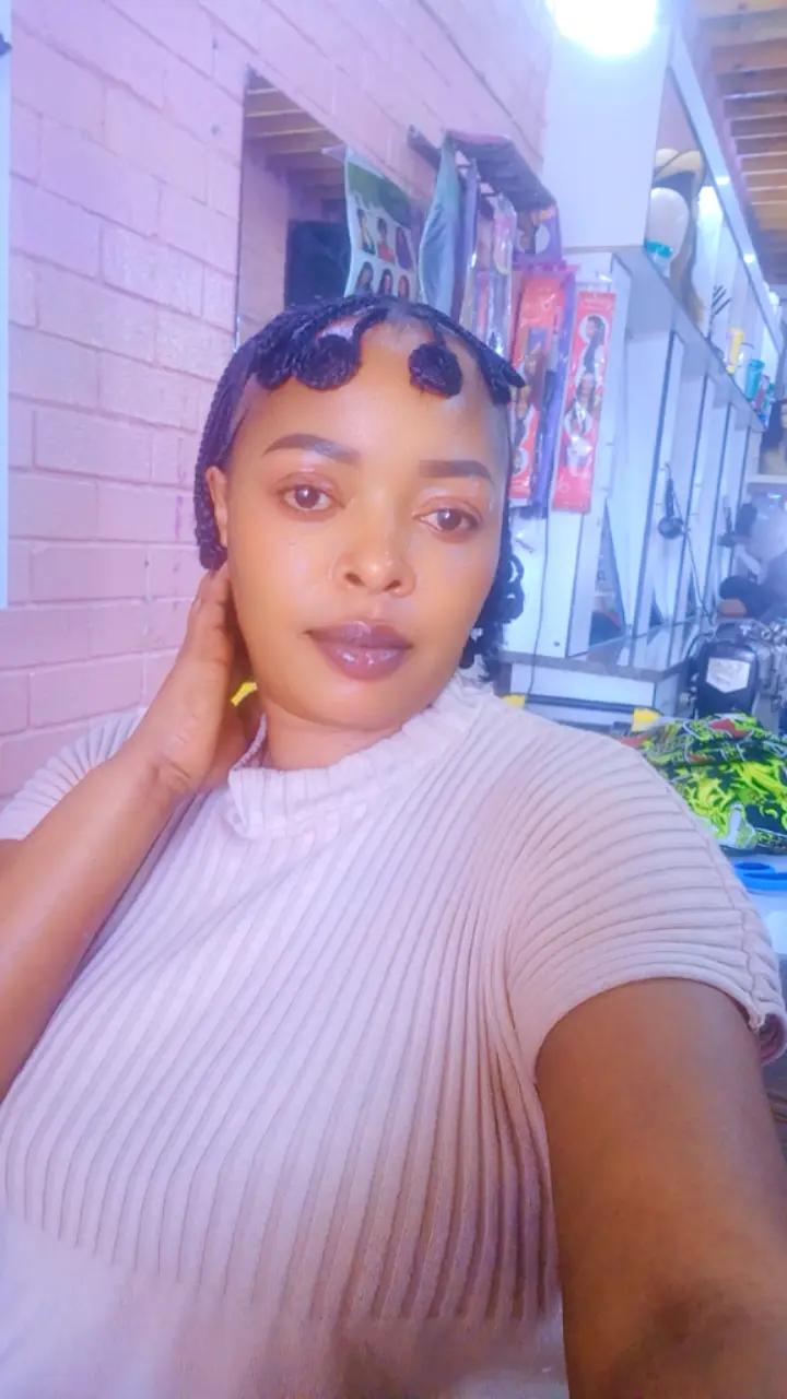 @naomi kaningu