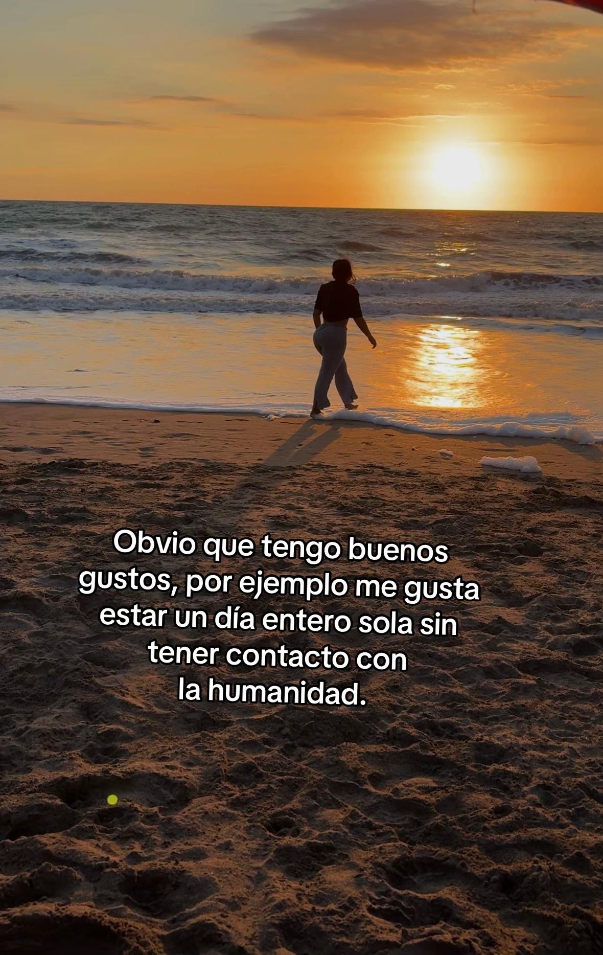 @Julissa Castro 🦍🖤🍀
