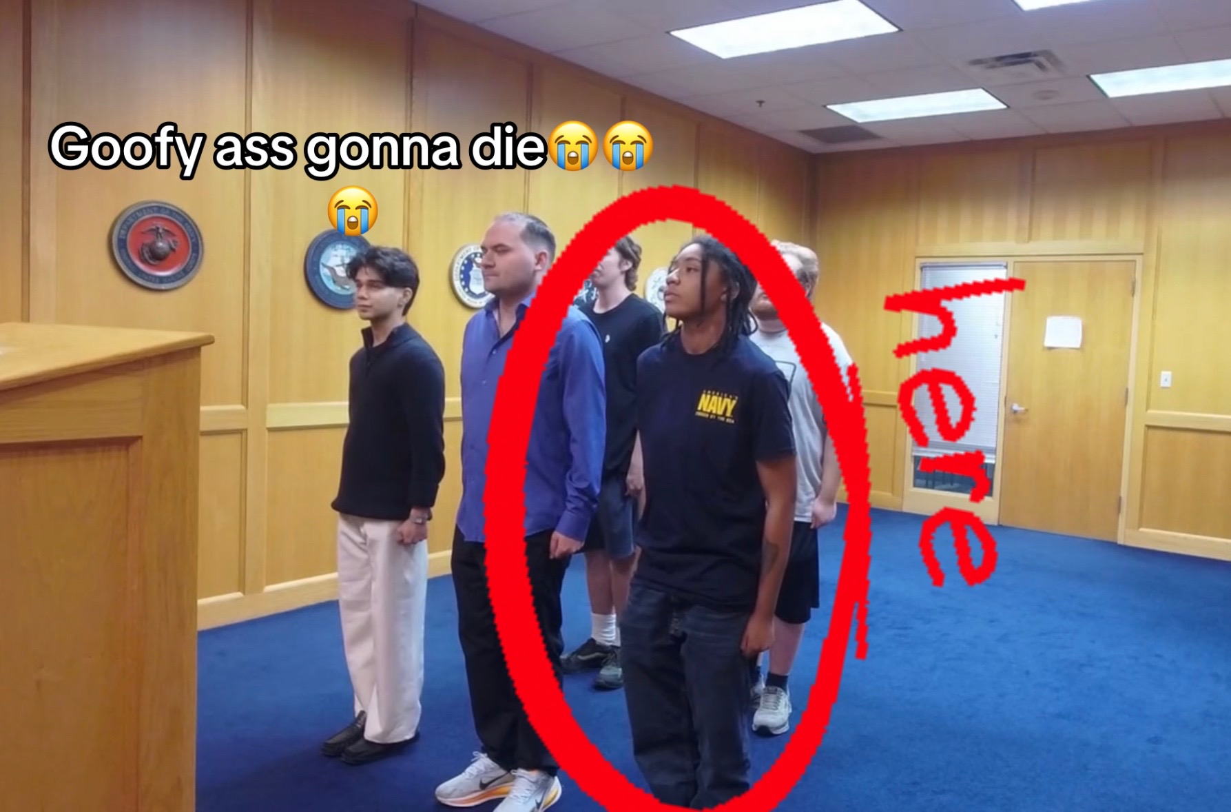 @Ċħąřłęş