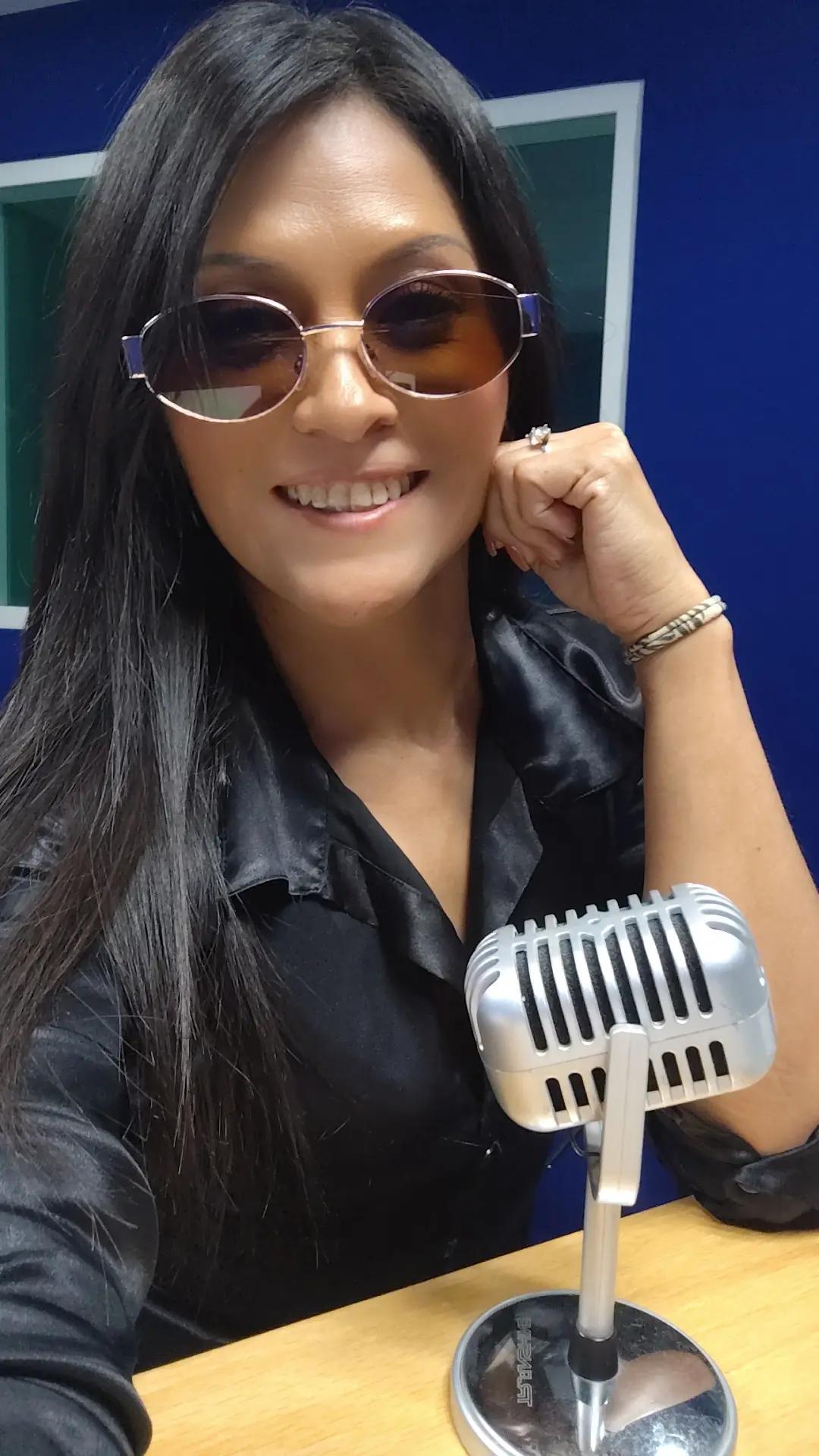 @&Aacute;ngeles Mart&iacute;nez