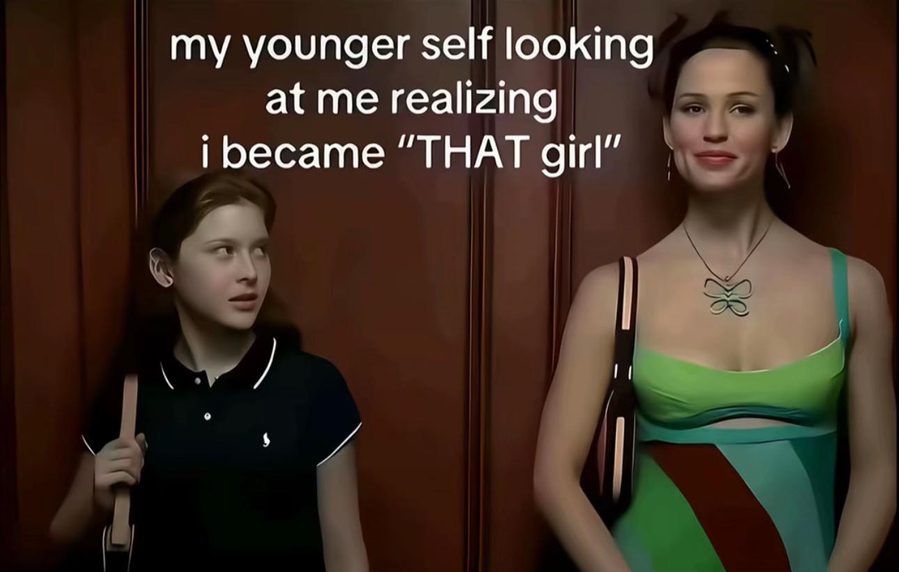 @𝓩𝖔𝖒𝖇𝖎𝖊🧟♀️