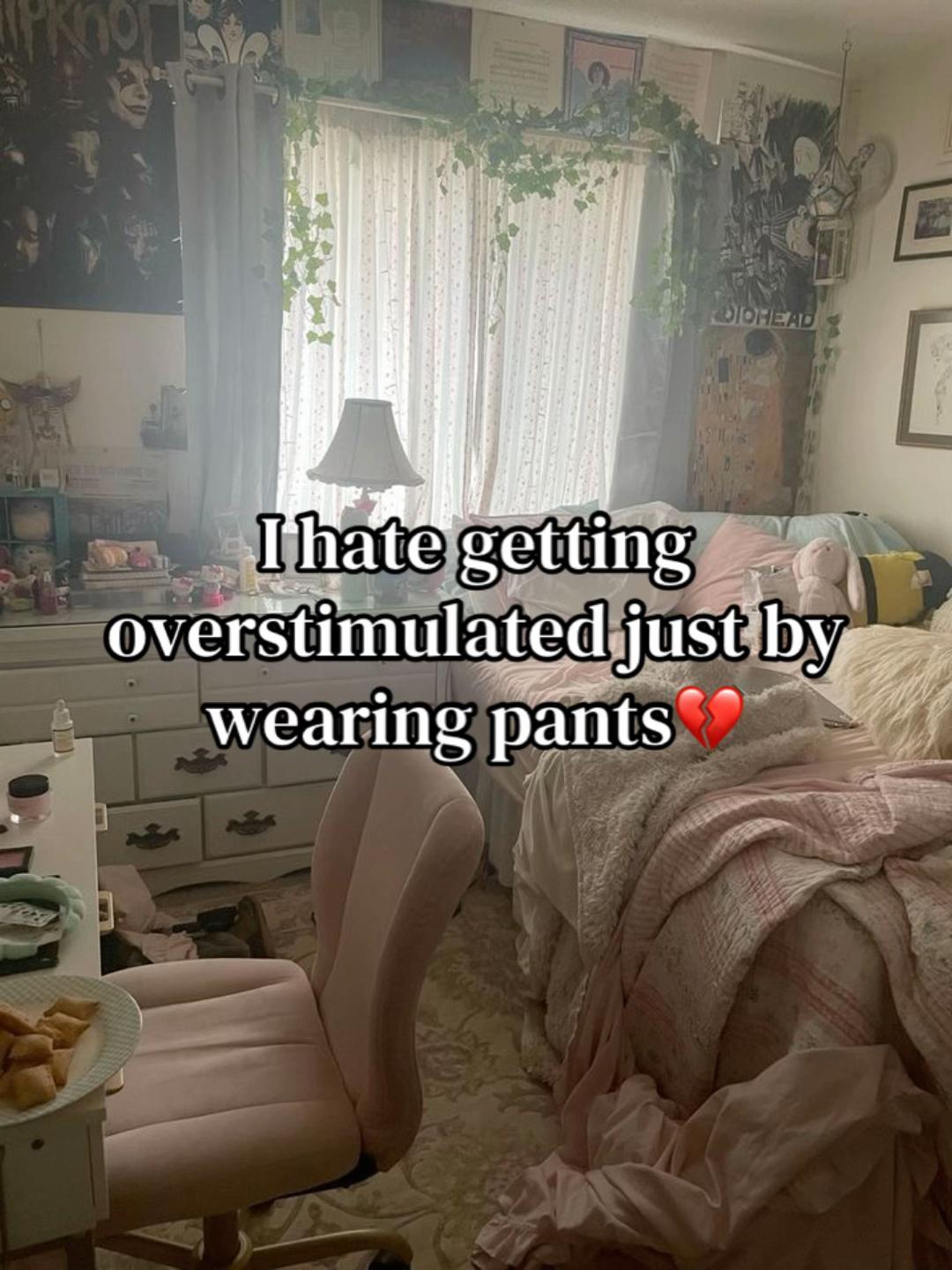 @🧍🏼♀️