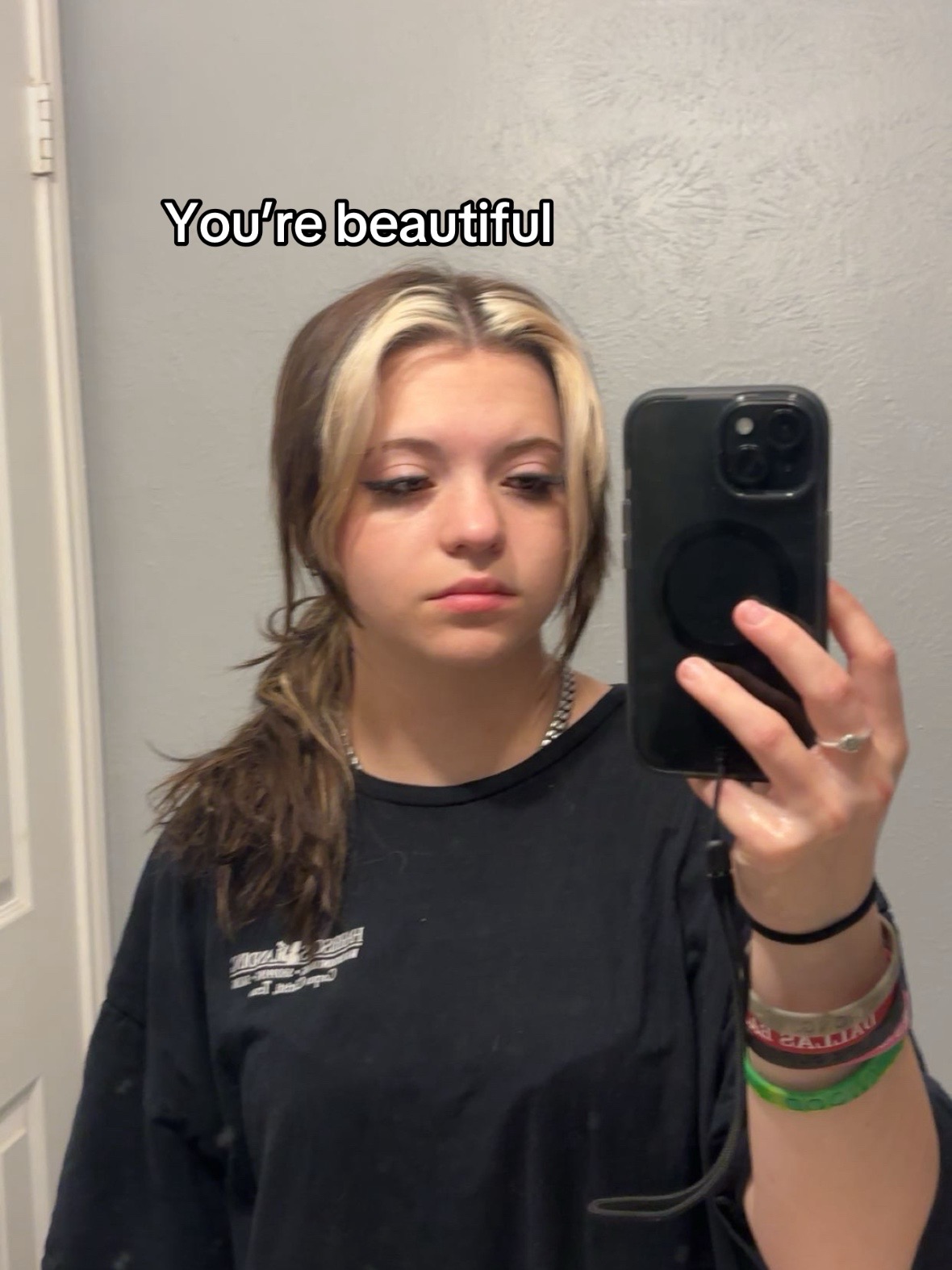@:3