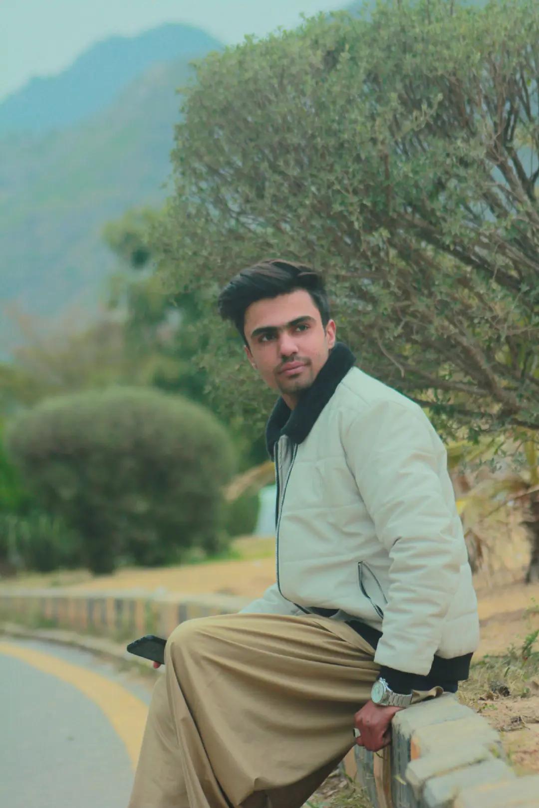 @MANSOOR ALiKHAN💸👈