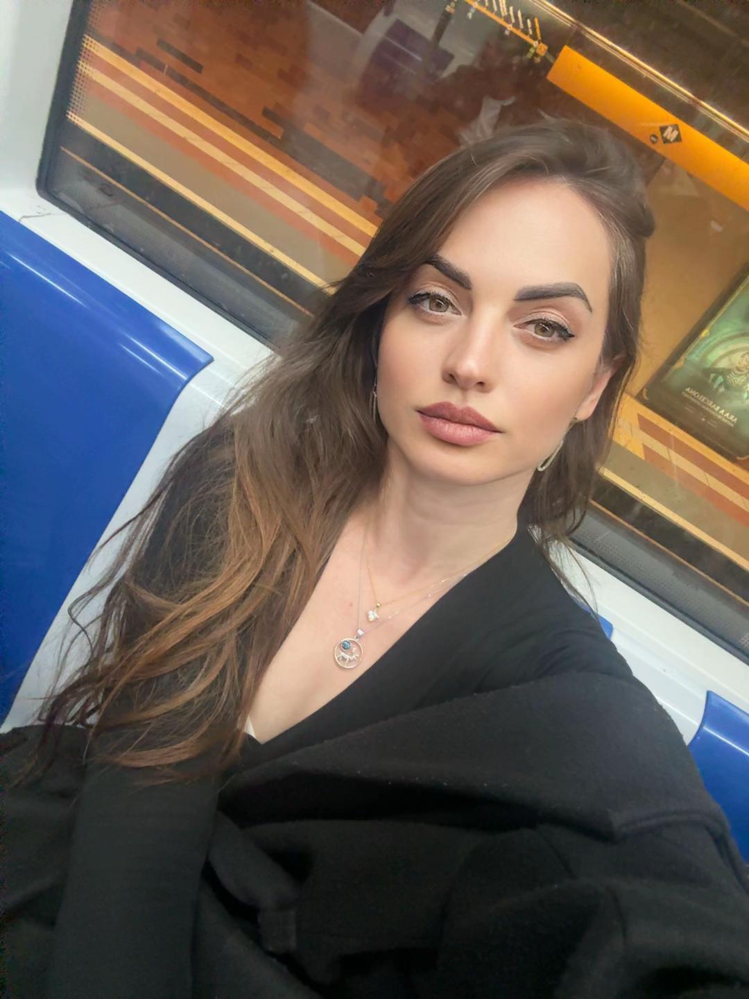 @Alina Elena156