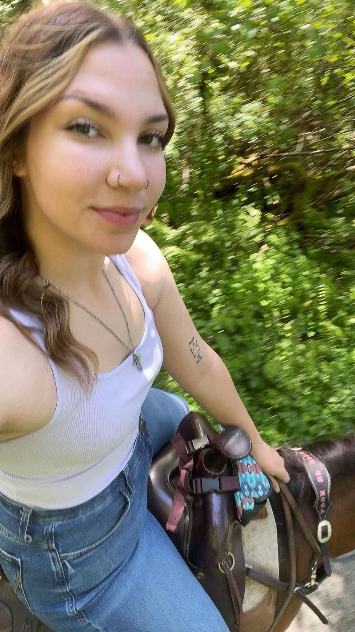 @chloe_devereaux