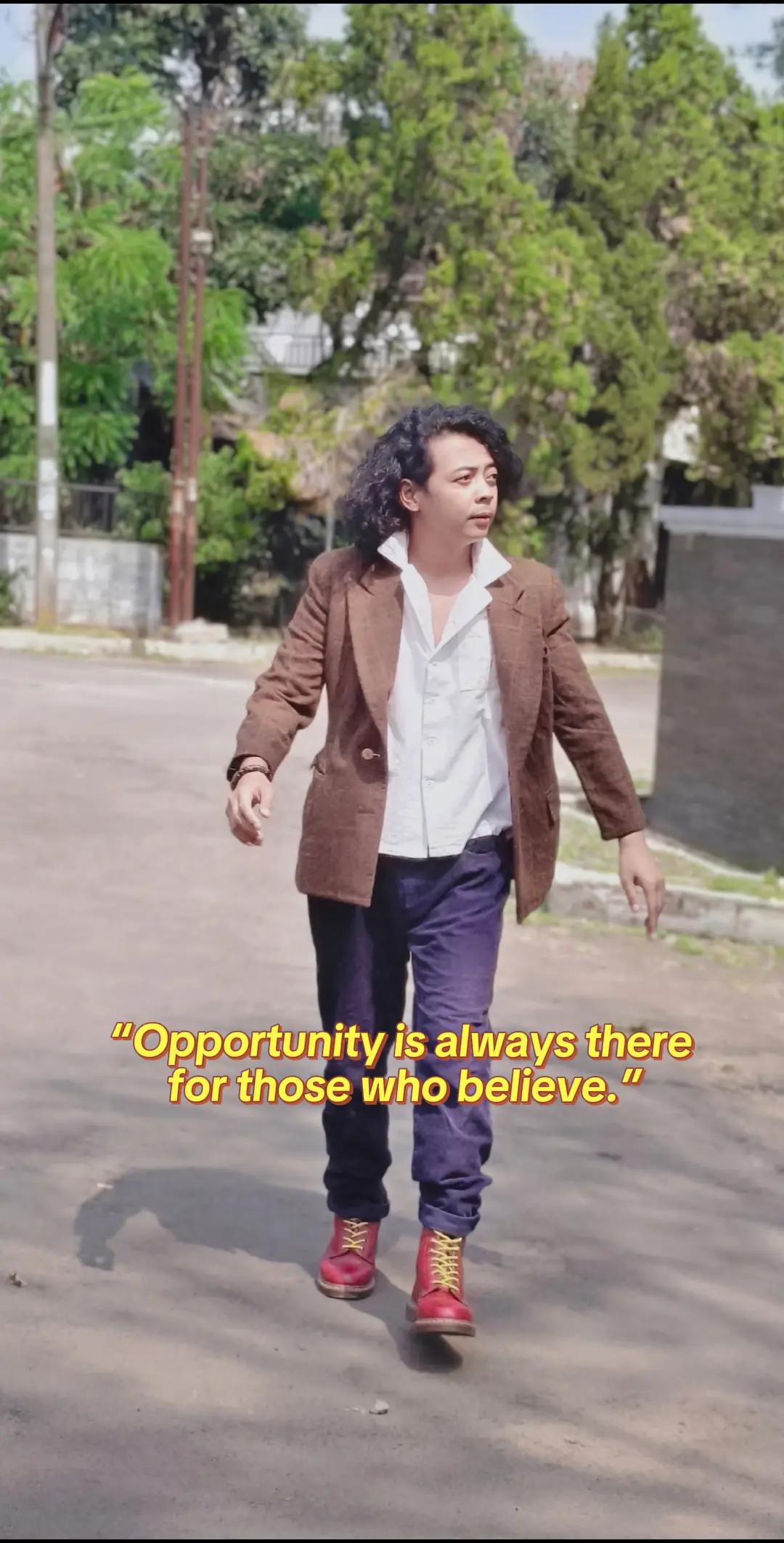@R B