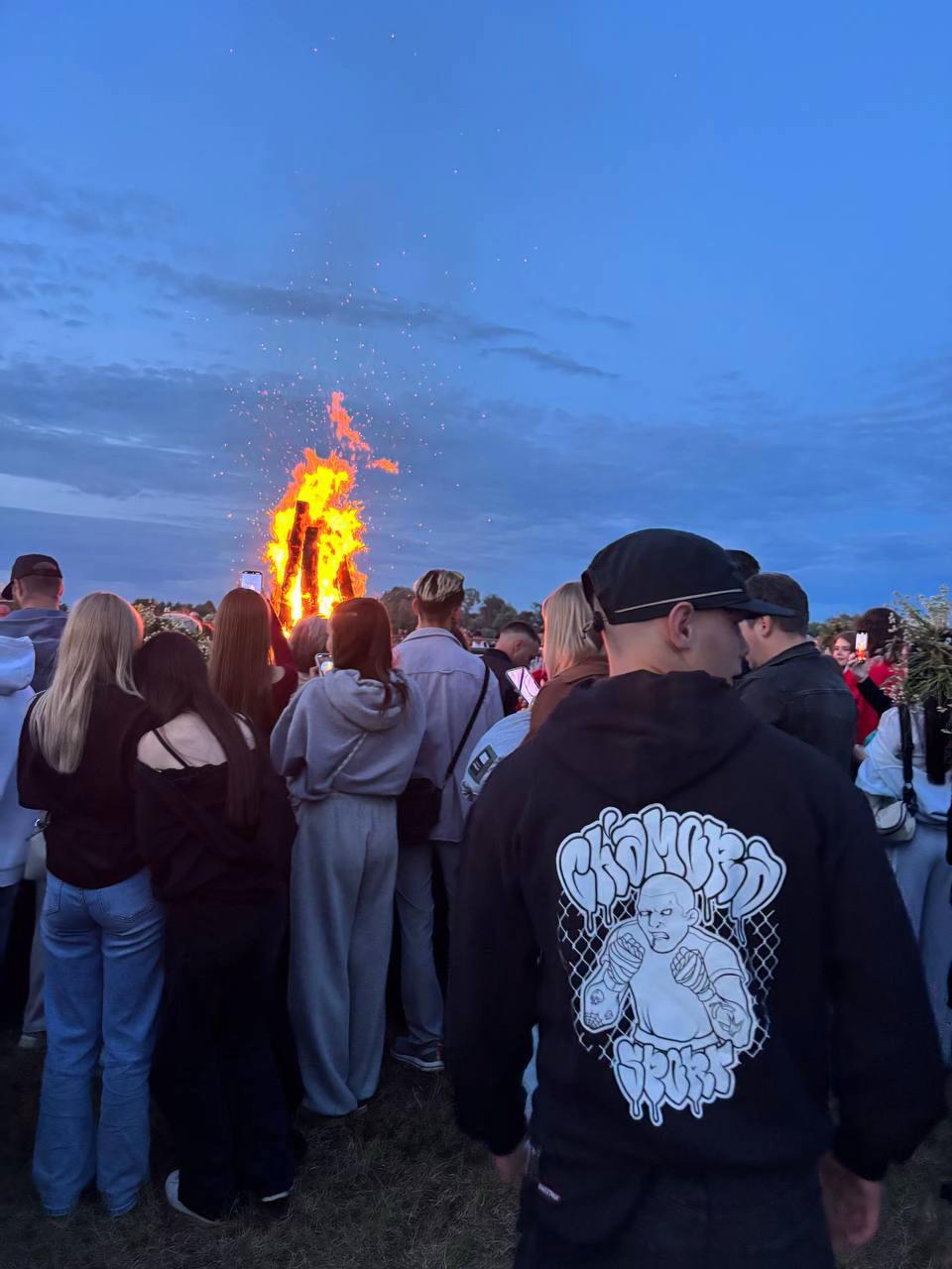 @компани