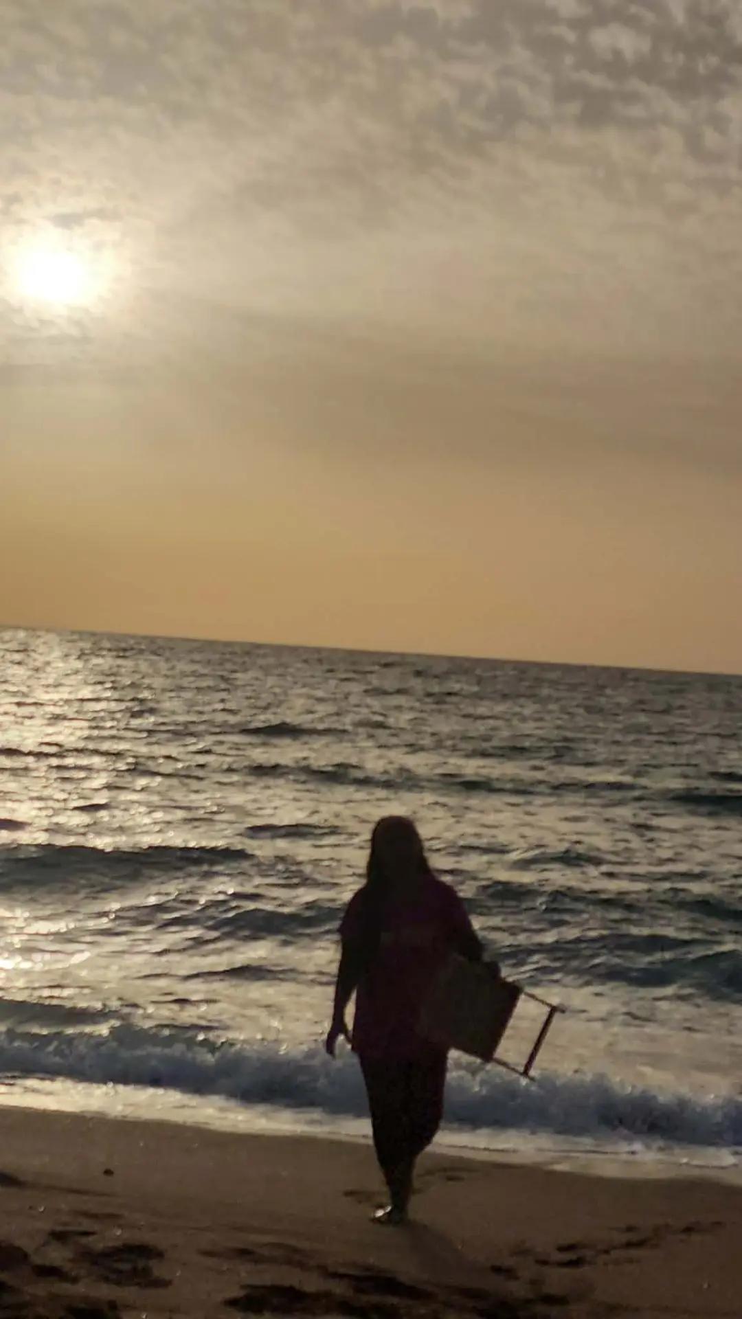 @عايشة حياة وحيدة