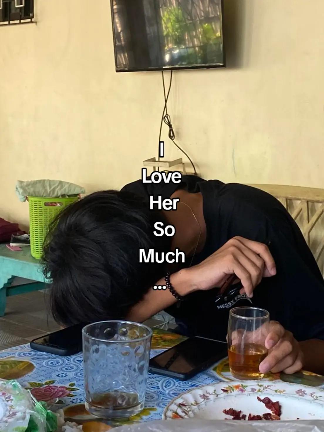 @មើលអី ស្រលាញ់ me មែន🫠😒