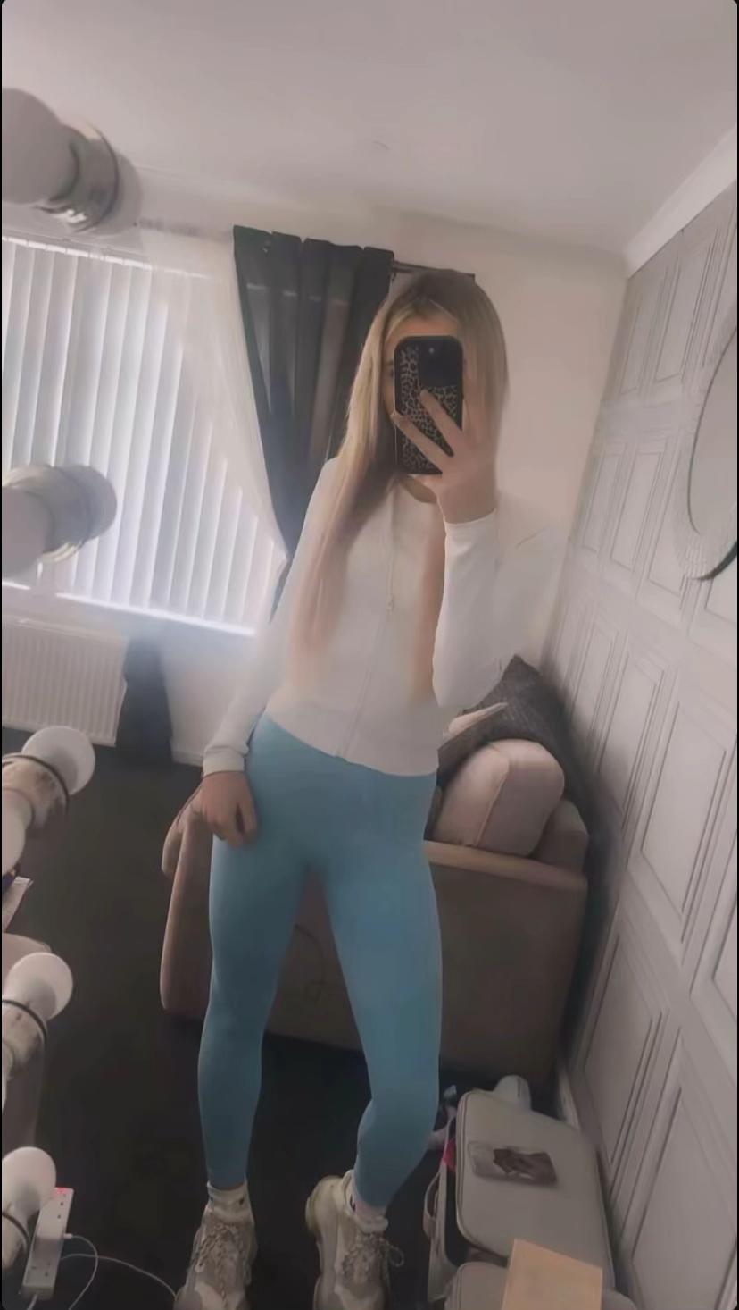 @𝐤𝐨𝐝𝐢𝐞𝐟𝐨𝐰𝐥𝐝𝐬