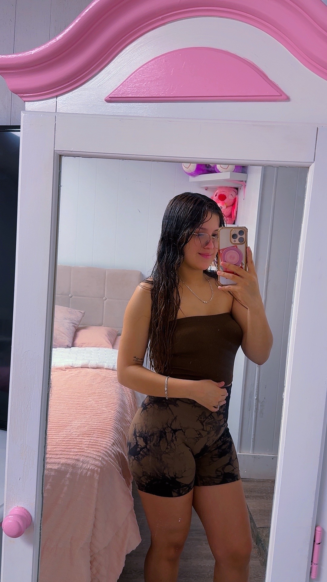 @Naye🌹🌈