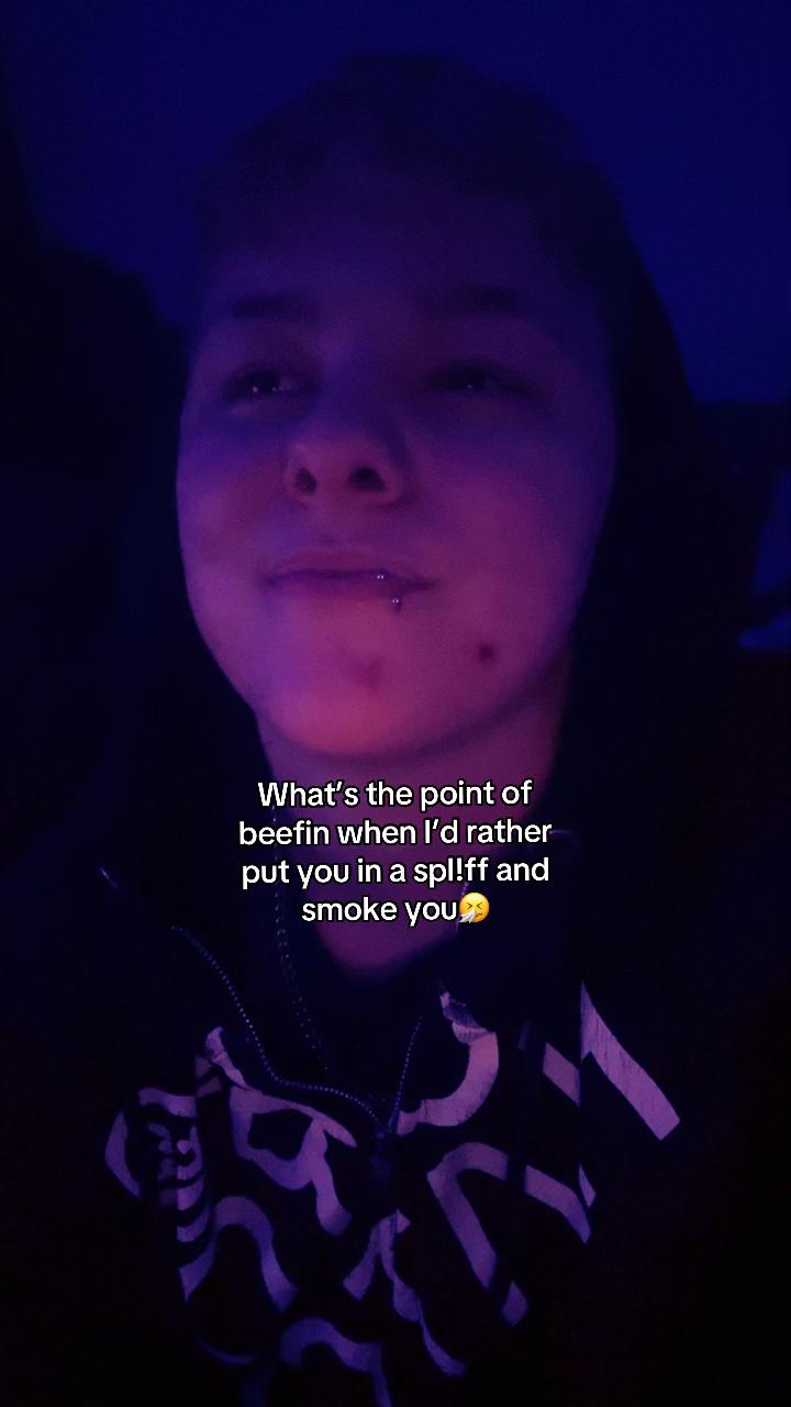 @Phoebegetsturnedonbytouchednos