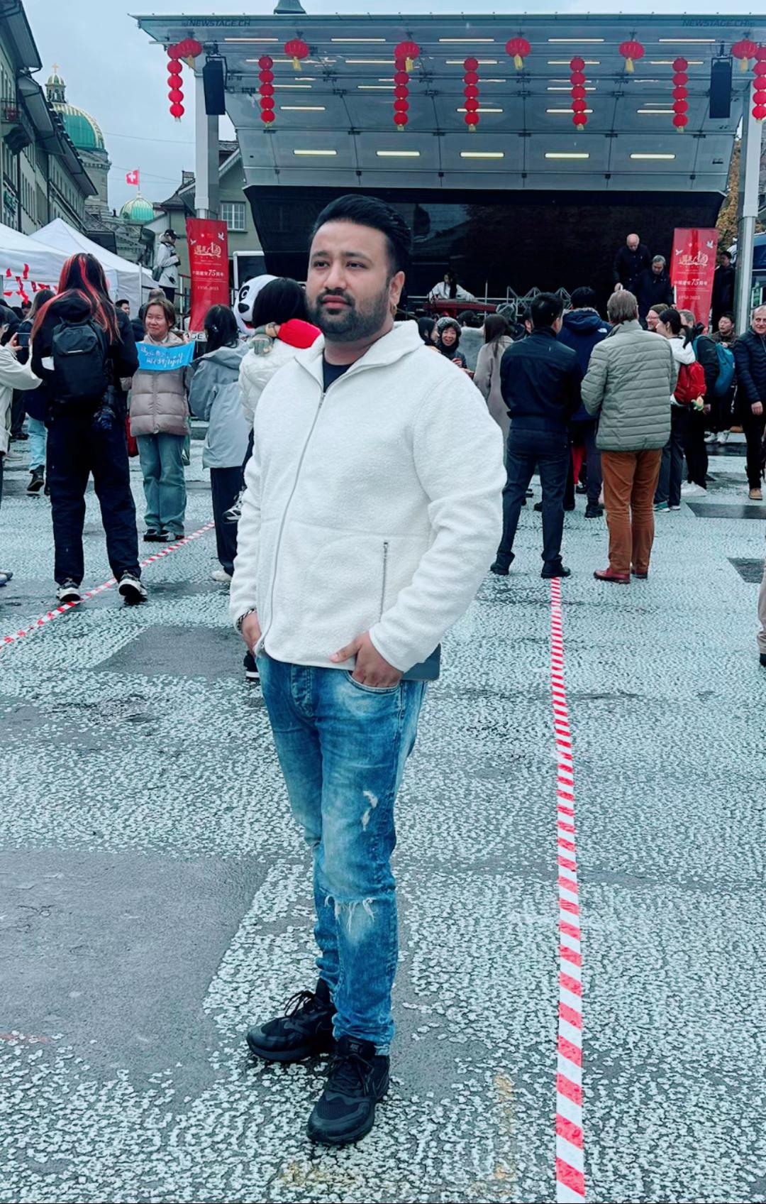 @🇮🇳 Davinder Switzerland 🇨🇭