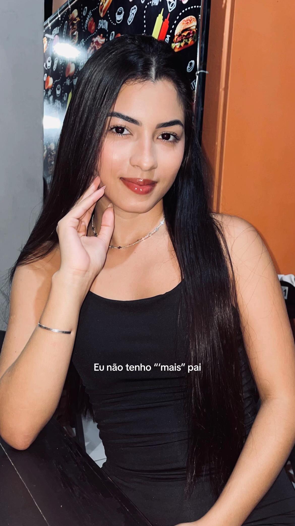@Adriane Vit&oacute;ria
