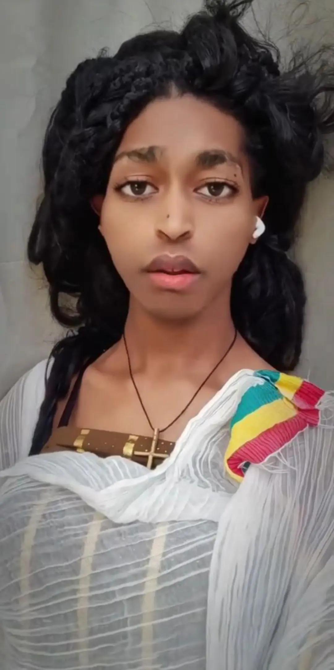 @ሄለን Eምso