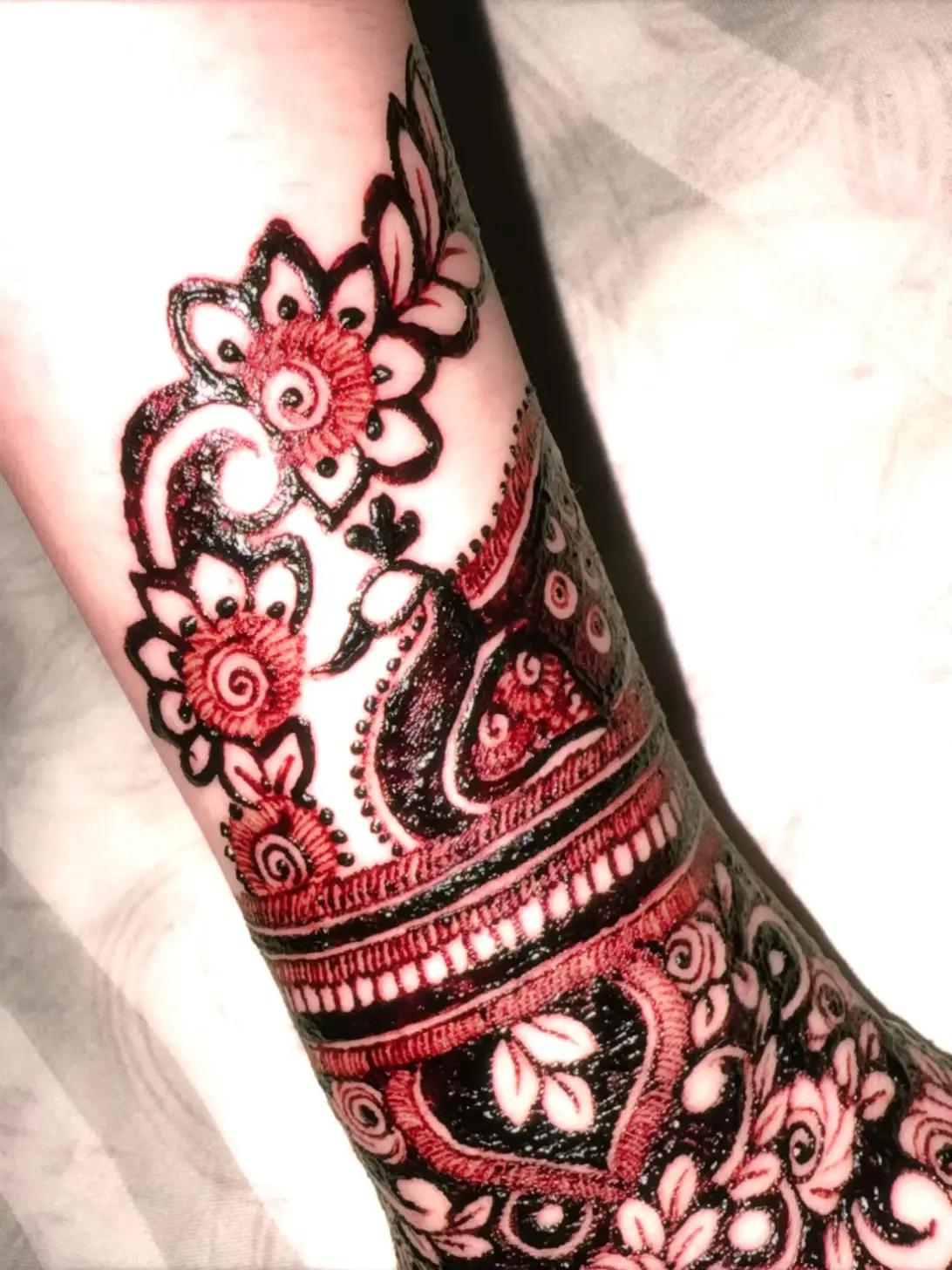 @مہندی آرٹسٹ💅🏻🦢🌸