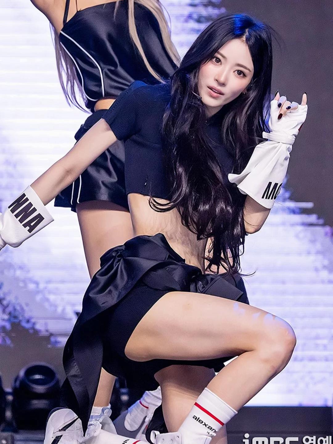 @👸🦋Universal Kpop Idols🦋👑