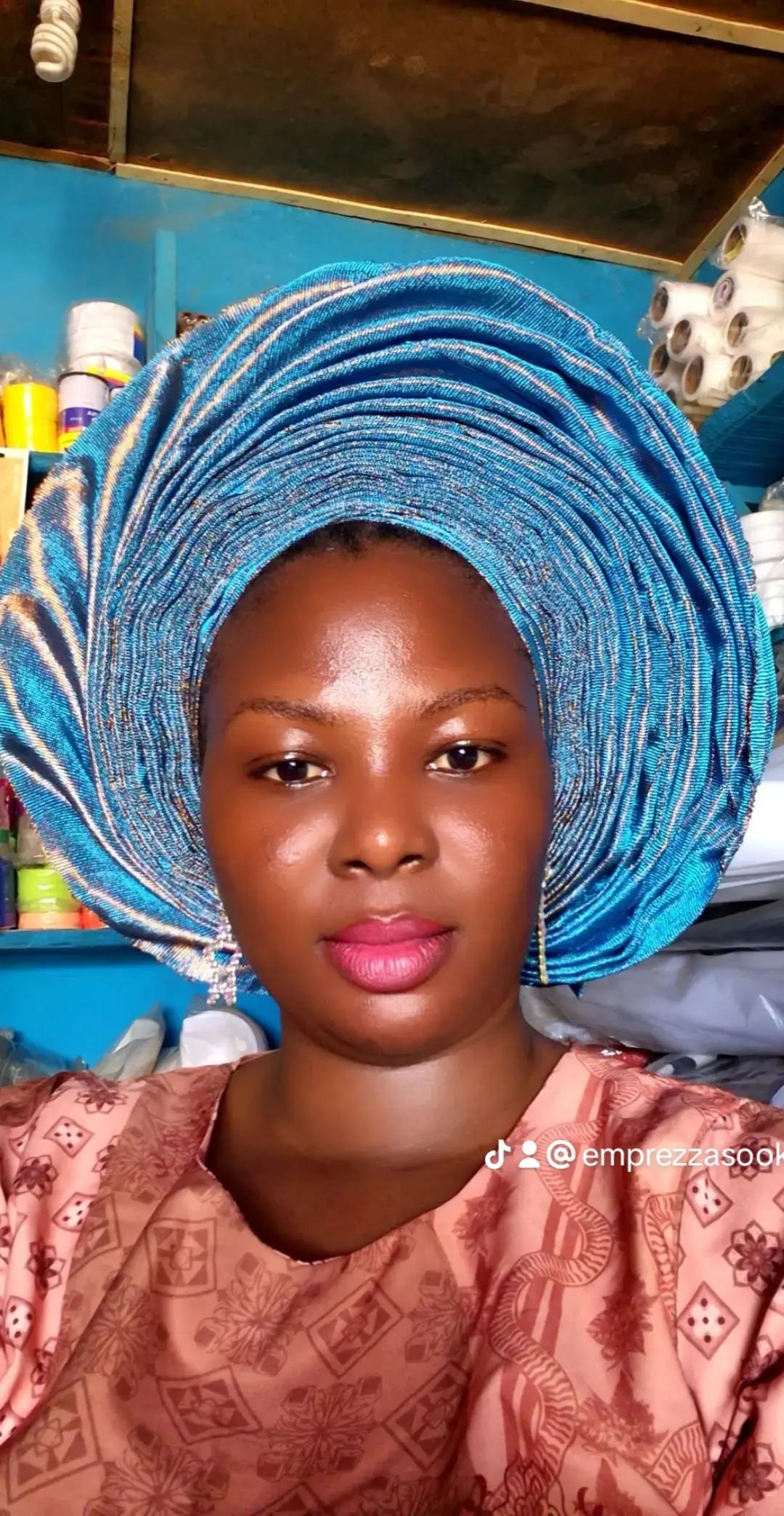 @asooke weaver/vendor in ibadan