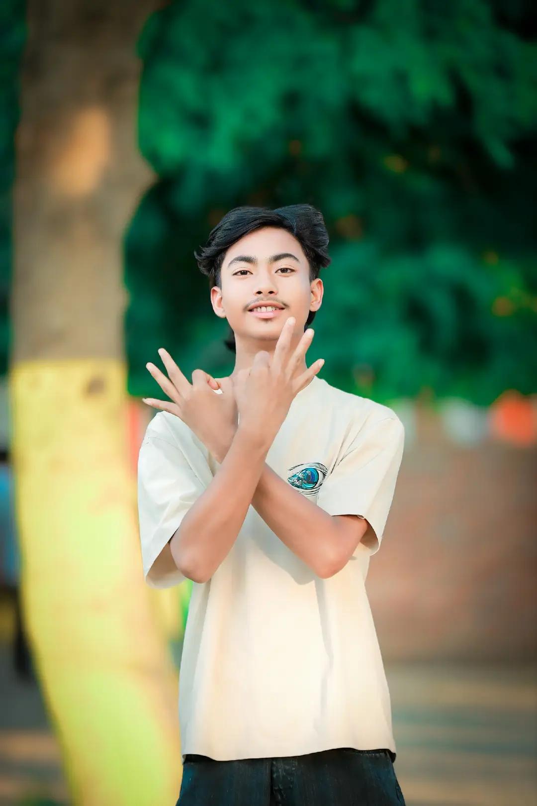 @Ayush 💙🙂