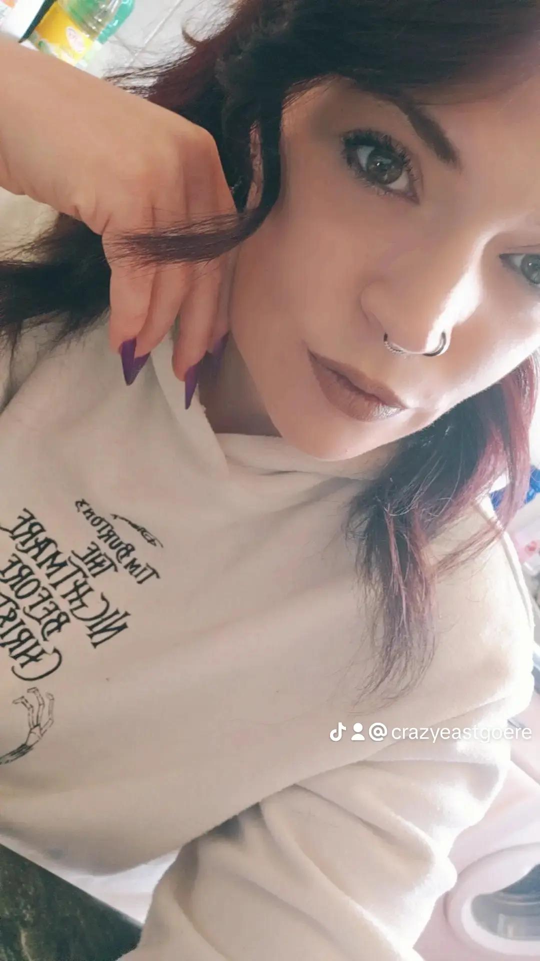 @꧁ℭ𝔯𝔞𝔷𝔶𝔈𝔞𝔰𝔱𝔊𝔬𝔢𝔯𝔢꧂