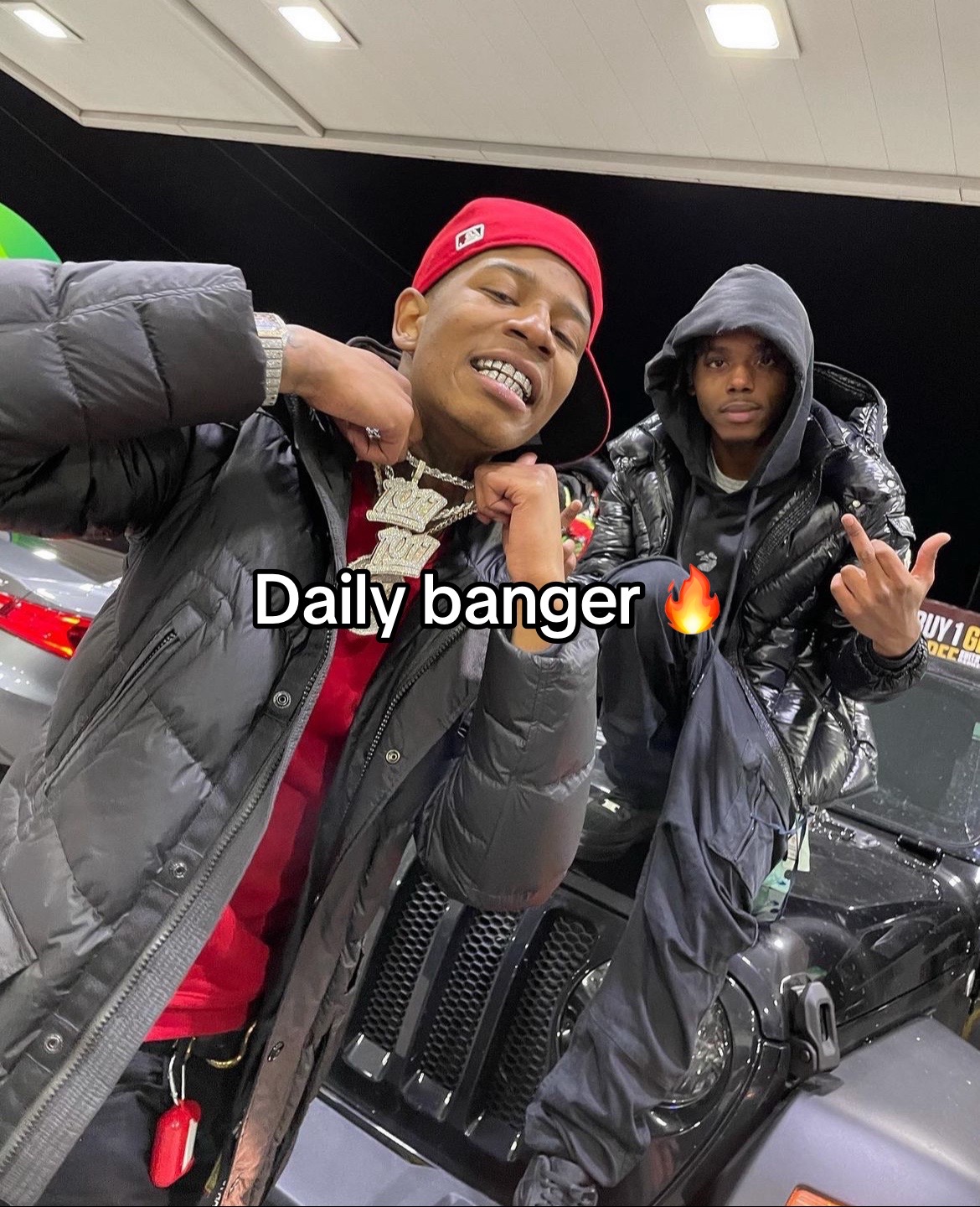 @✈️