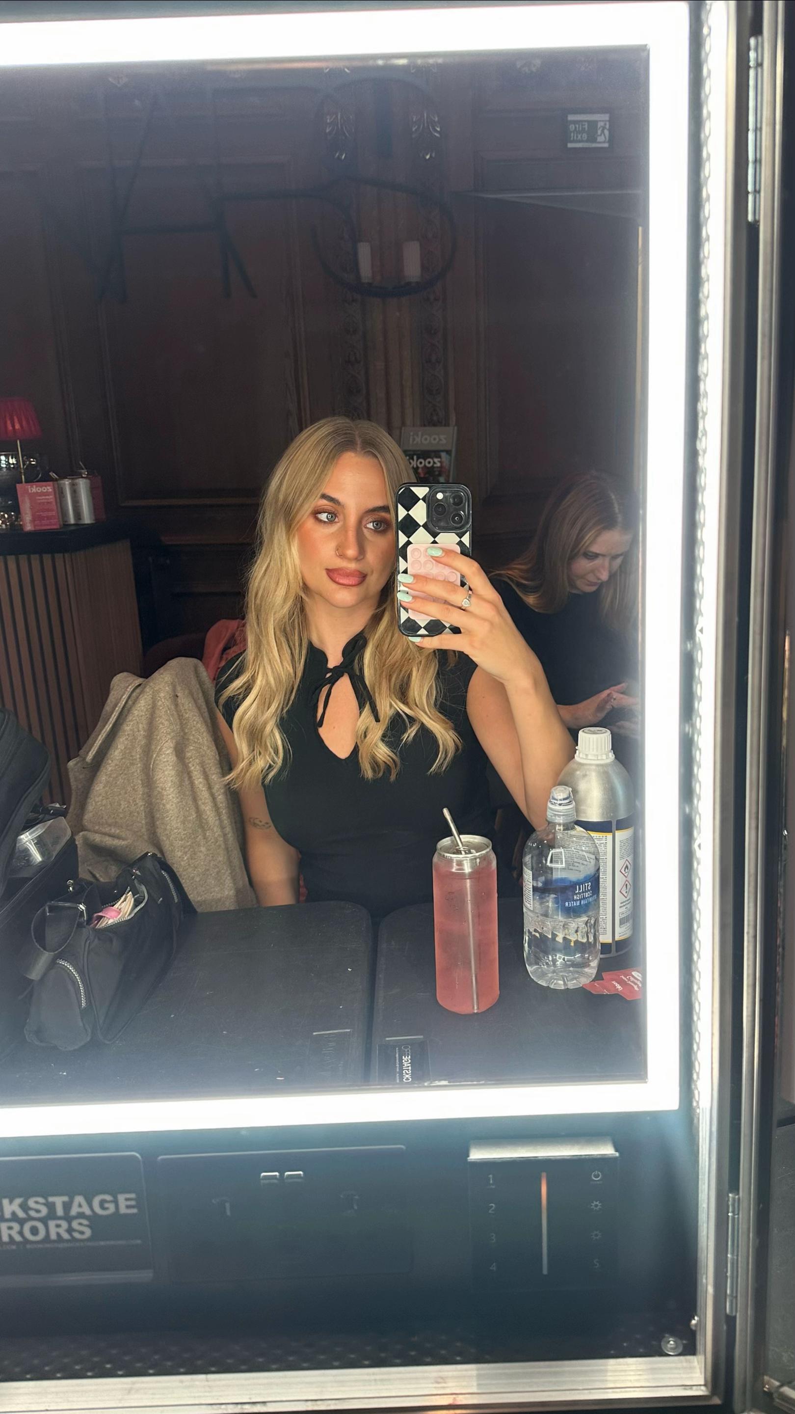 @LYDIA | Makeup Artist