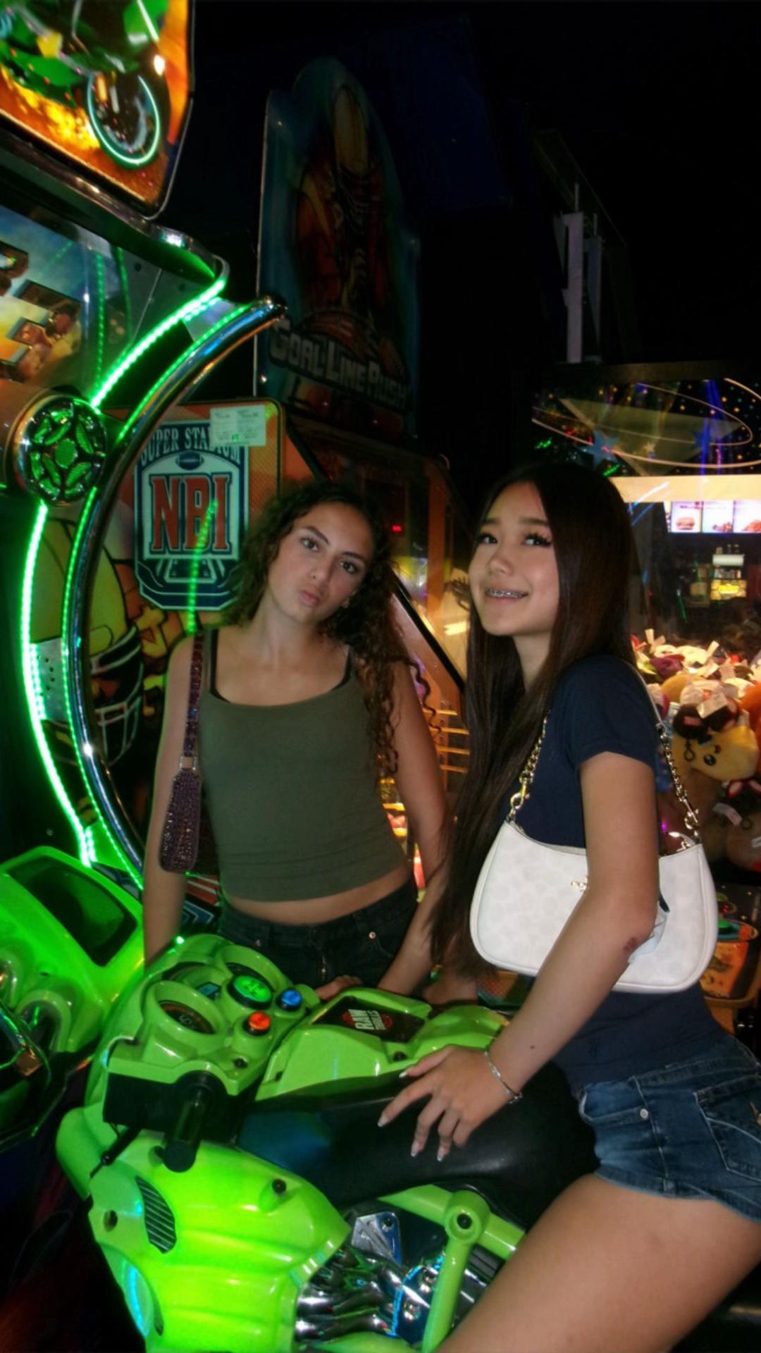 @raecywang