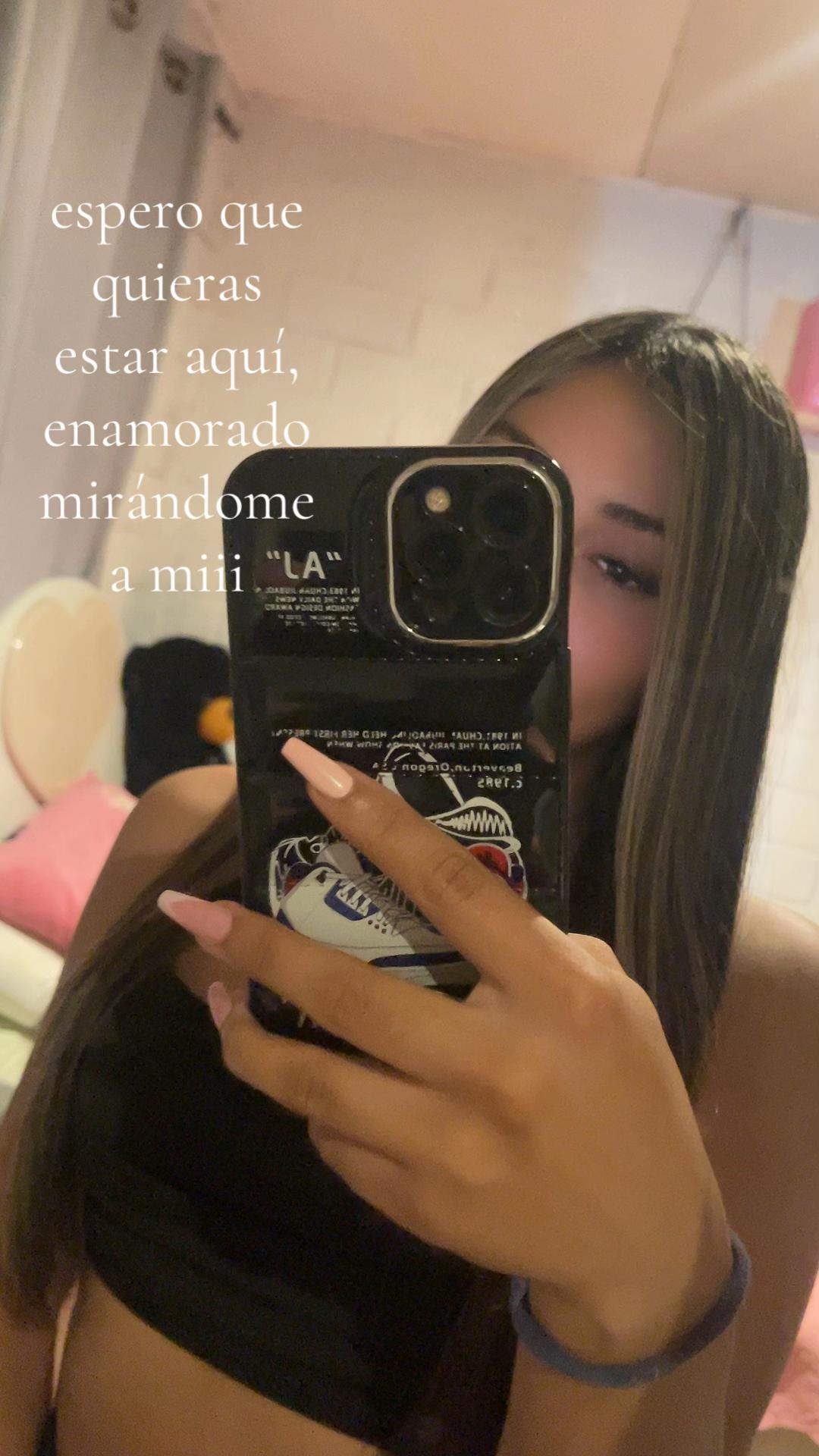 @𝒜𝓃𝓉𝑜𝓃𝑒𝓁𝓁𝒶 ✨