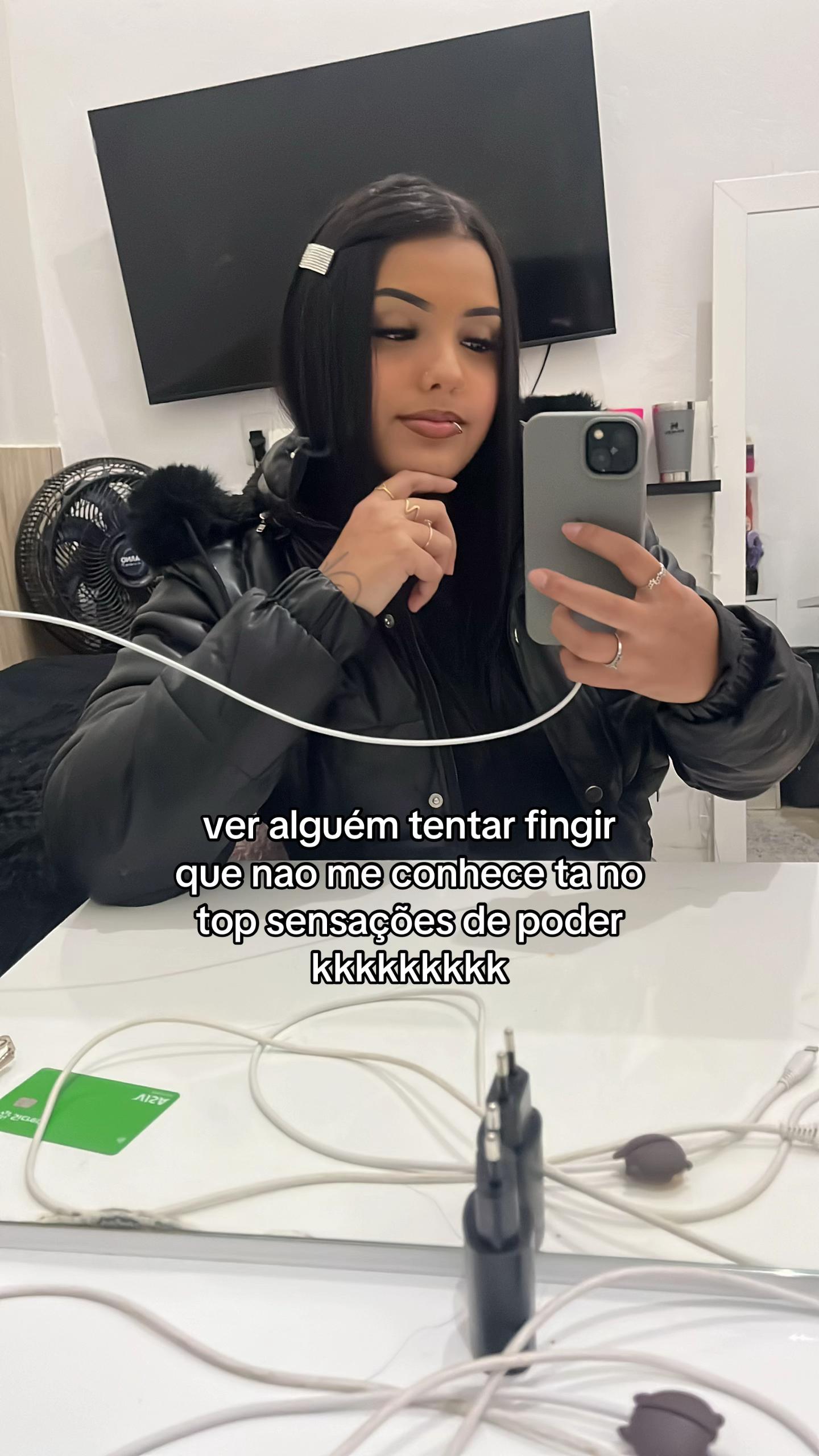 @𝐸🎀