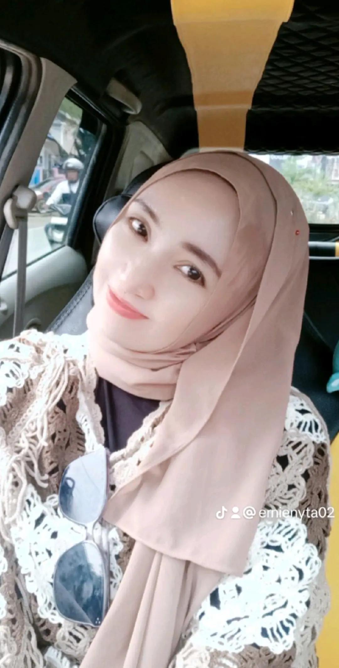 @Ernienyta02