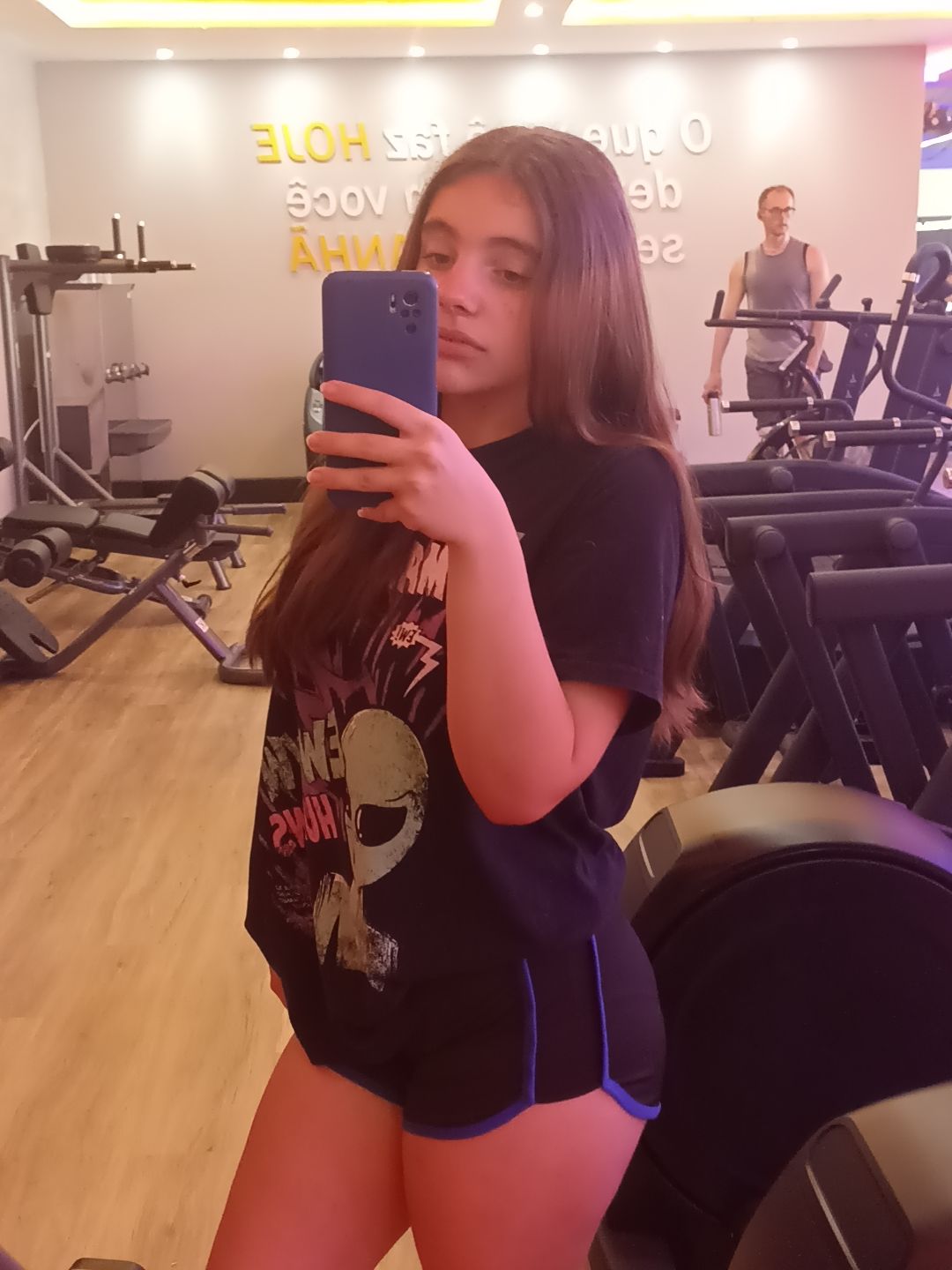@Laís