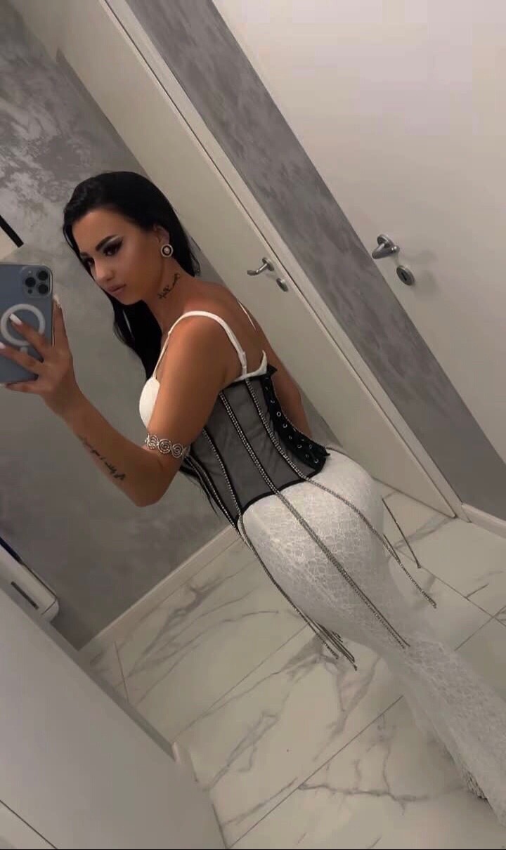 @Madalina Mdl