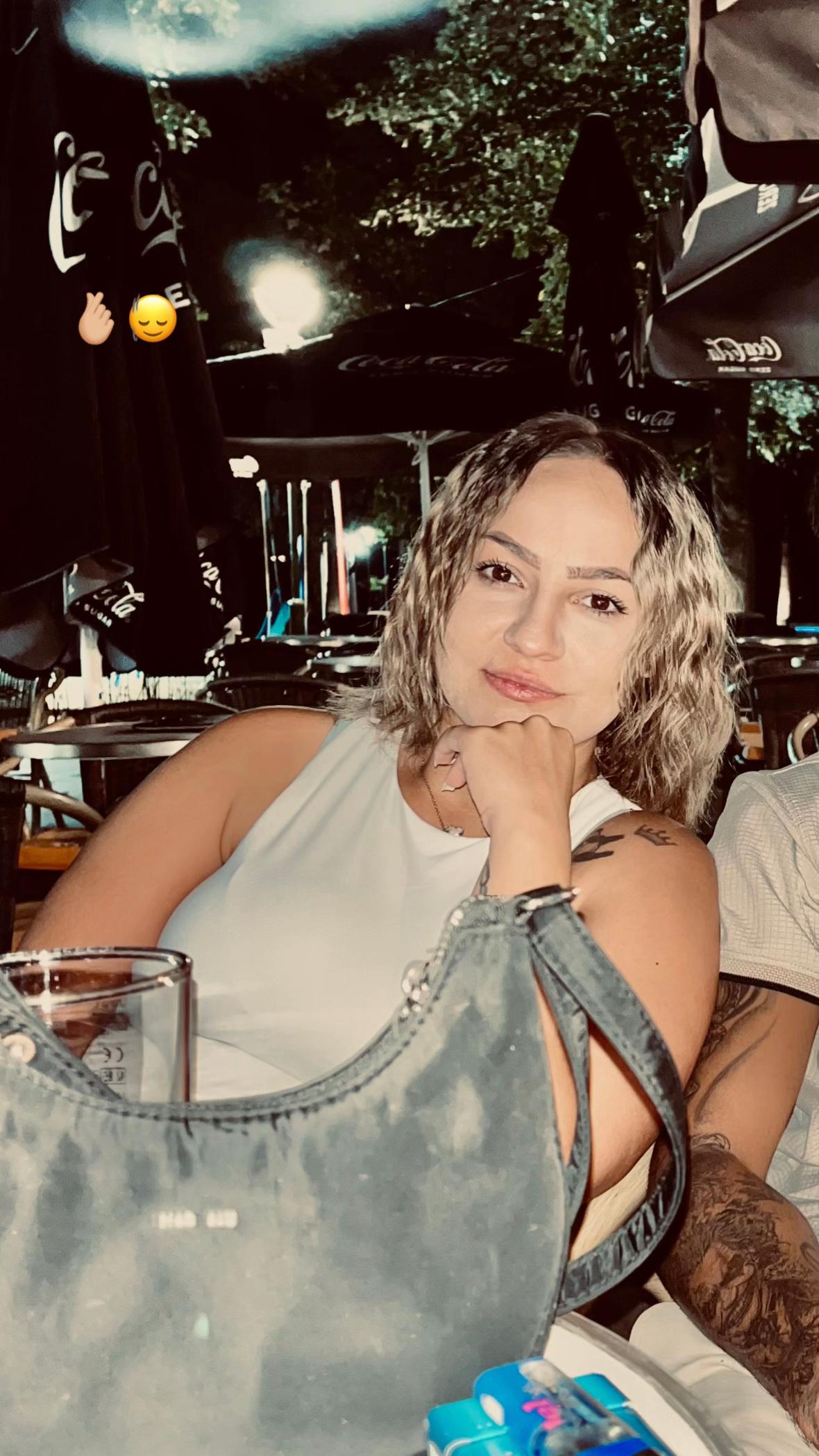 @N E L A
