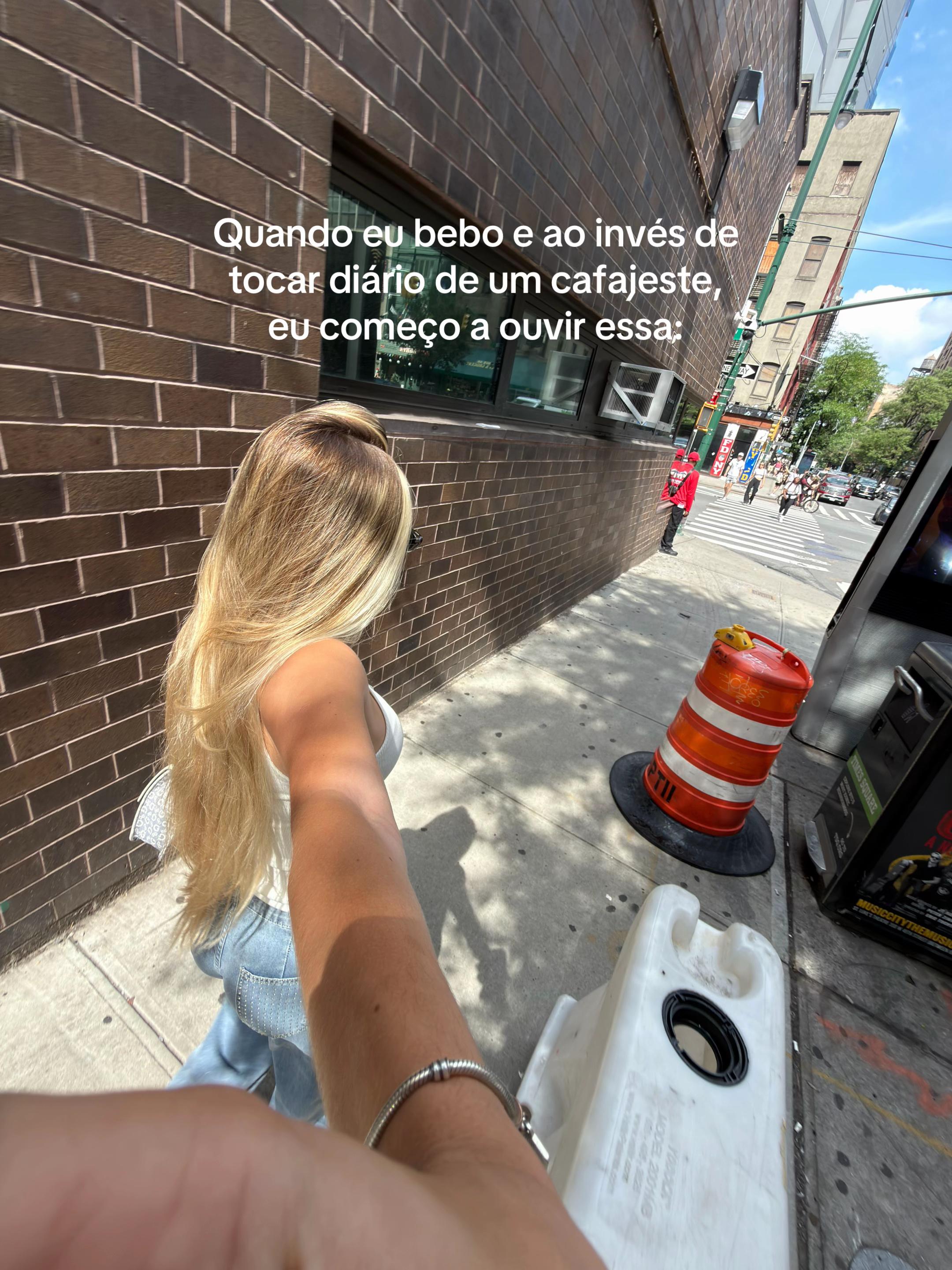 @Gi.Helena